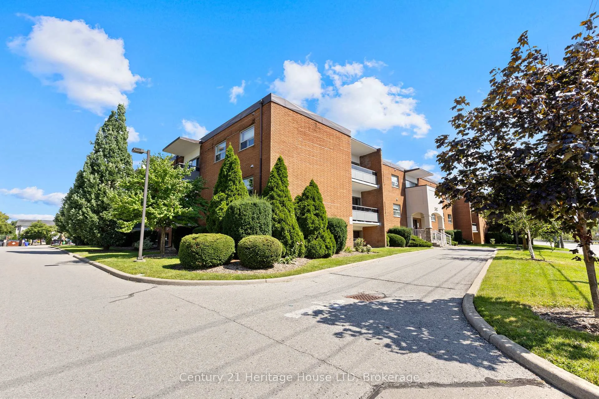 Photo 27 of 242 Oakdale Avenue, St. Catharines, Oakdale — HOMEH