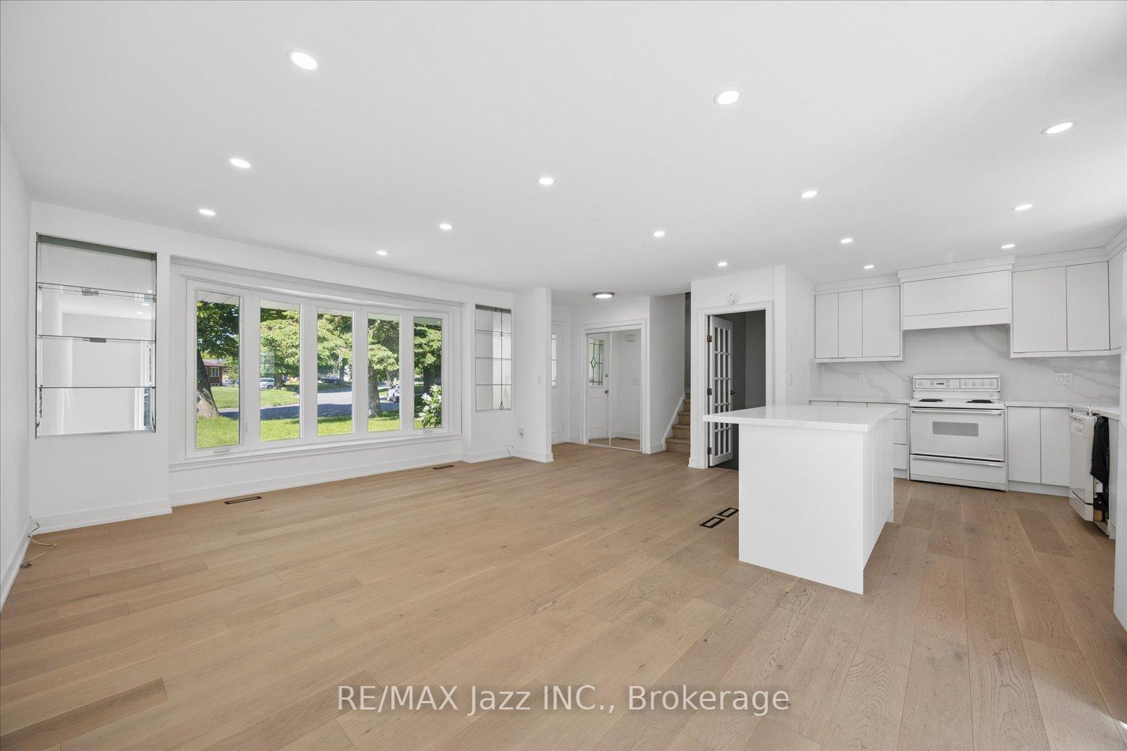 Photo 3 of 243 Acadia Drive, Oshawa, Eastdale — HOMEH