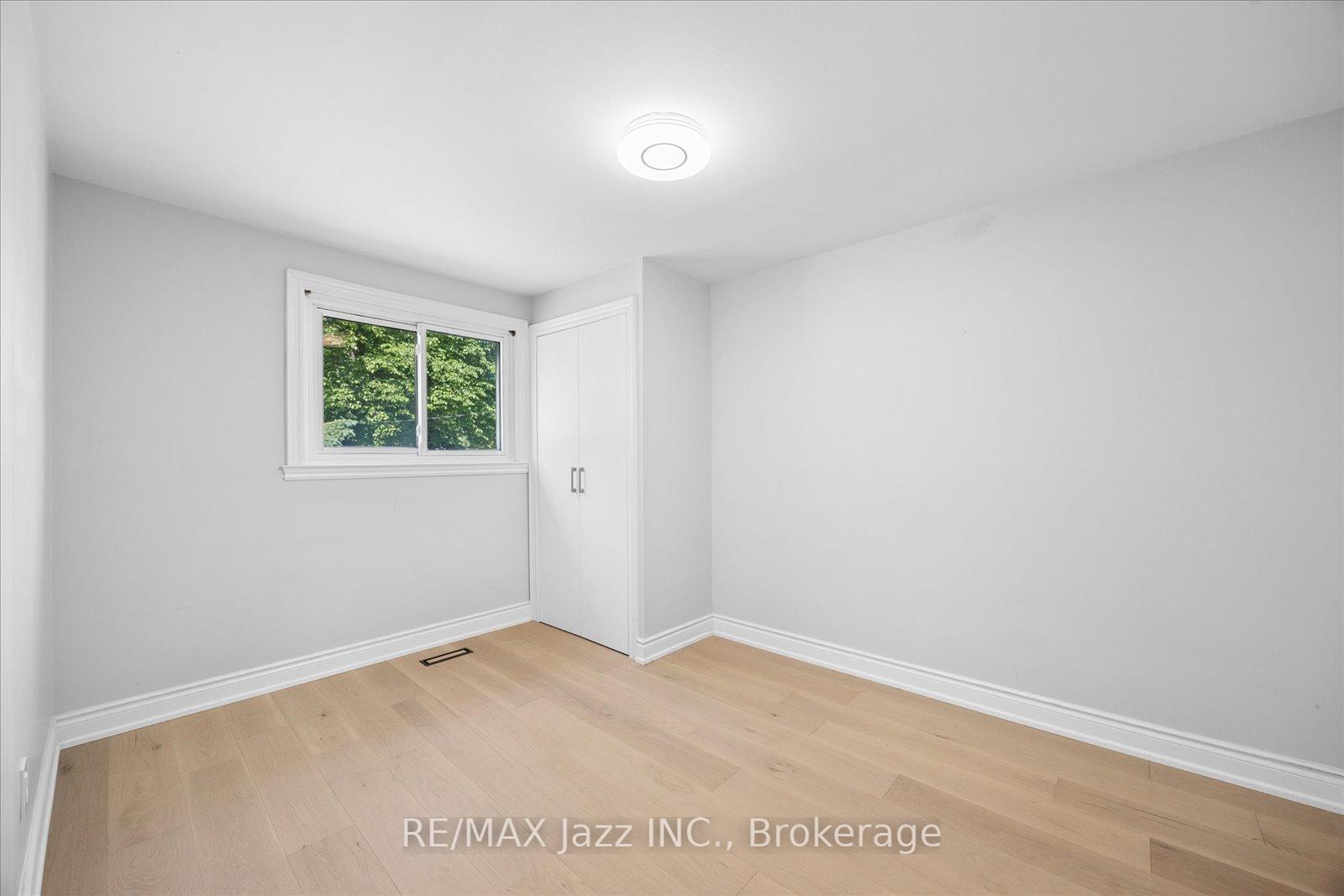 Photo 8 of 243 Acadia Drive, Oshawa, Eastdale — HOMEH