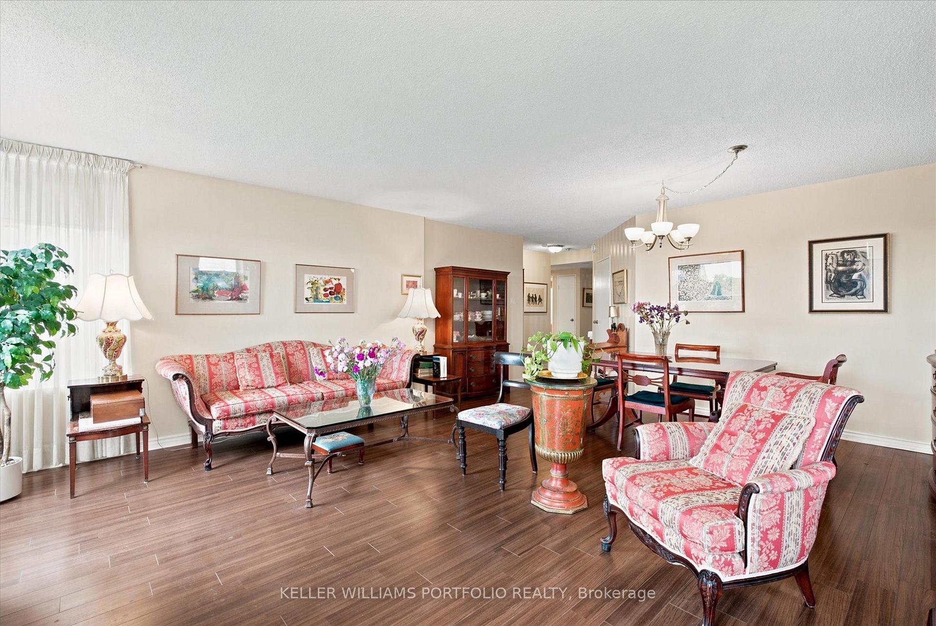 Photo 12 of Unit 515, 7601 Bathurst Street, Vaughan, Crestwood-Springfarm-Yorkhill — HOMEH