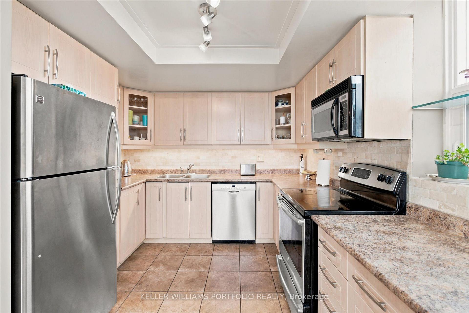Photo 15 of Unit 515, 7601 Bathurst Street, Vaughan, Crestwood-Springfarm-Yorkhill — HOMEH