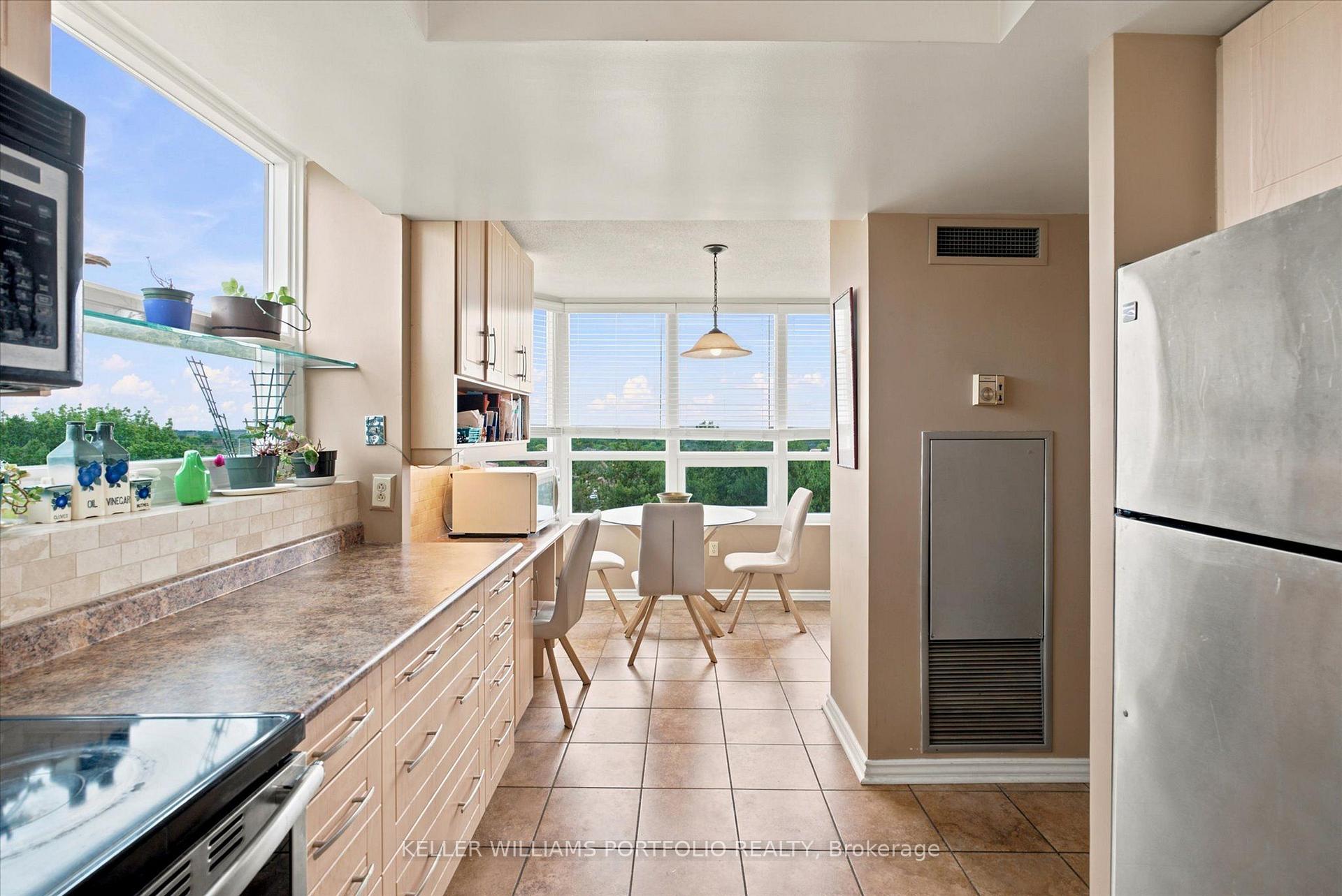 Photo 18 of Unit 515, 7601 Bathurst Street, Vaughan, Crestwood-Springfarm-Yorkhill — HOMEH