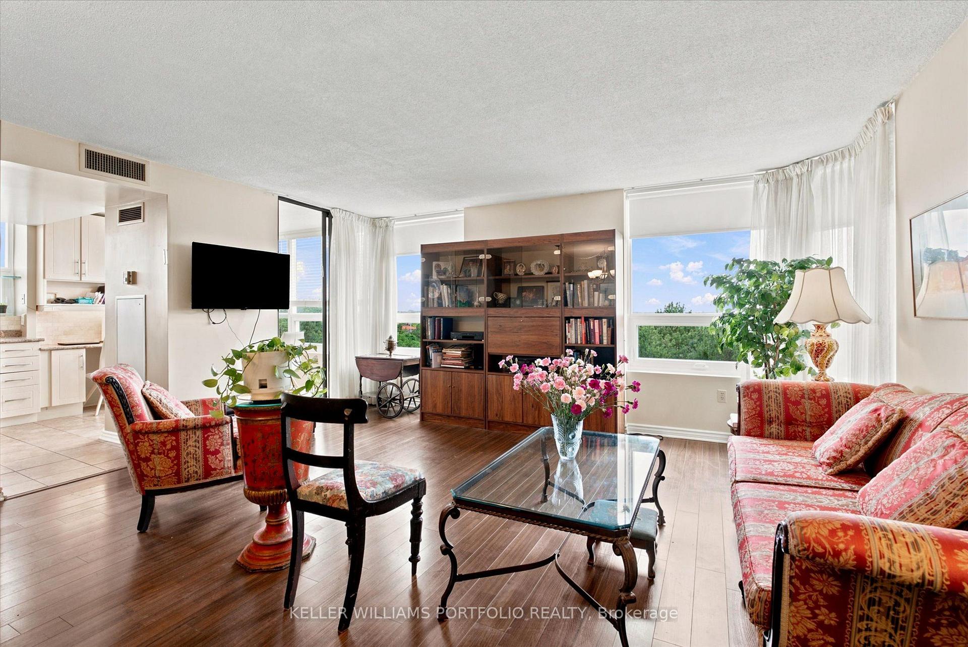 Photo 21 of Unit 515, 7601 Bathurst Street, Vaughan, Crestwood-Springfarm-Yorkhill — HOMEH