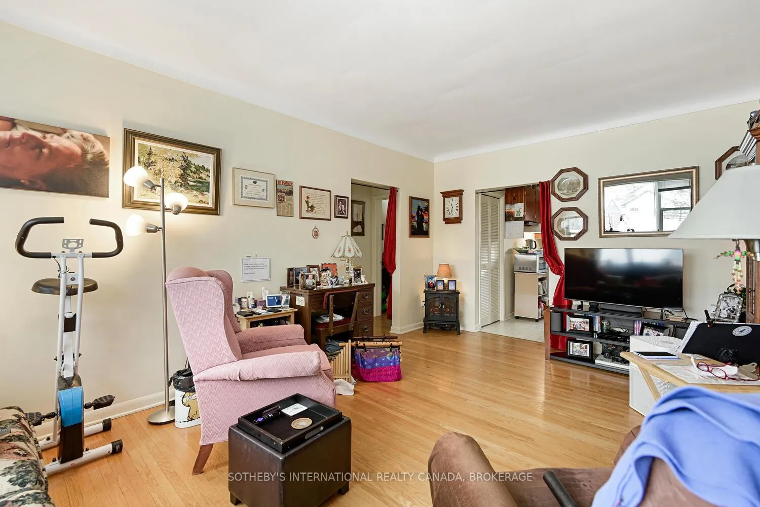 Photo 12 of 25 Murray Street, Brockville — HOMEH