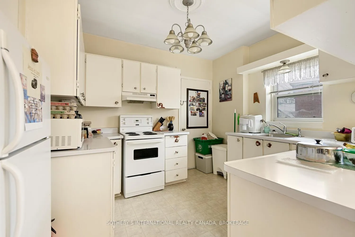 Photo 21 of 25 Murray Street, Brockville — HOMEH