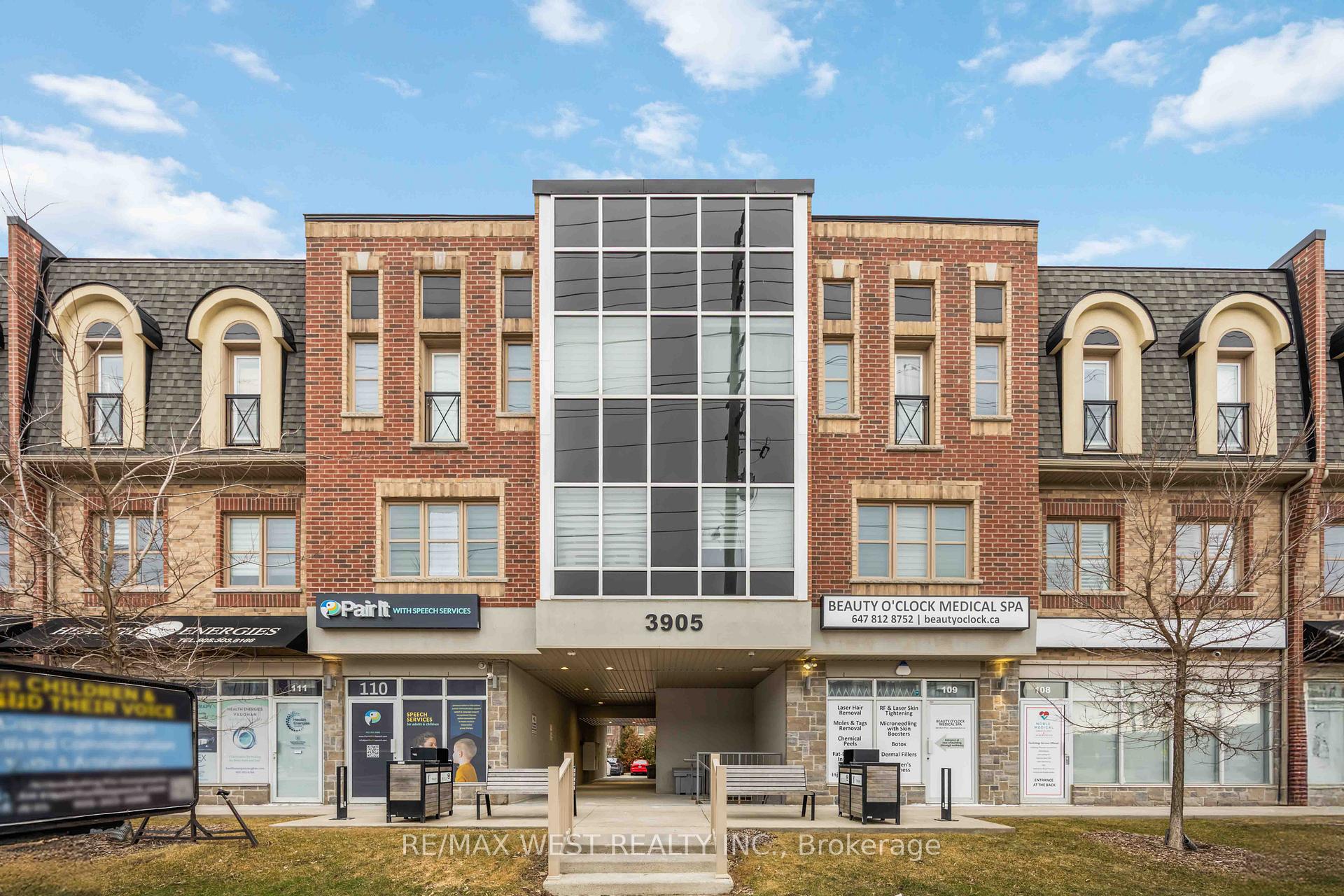 Photo of Unit 32, 3905 Major MacKenzie Drive