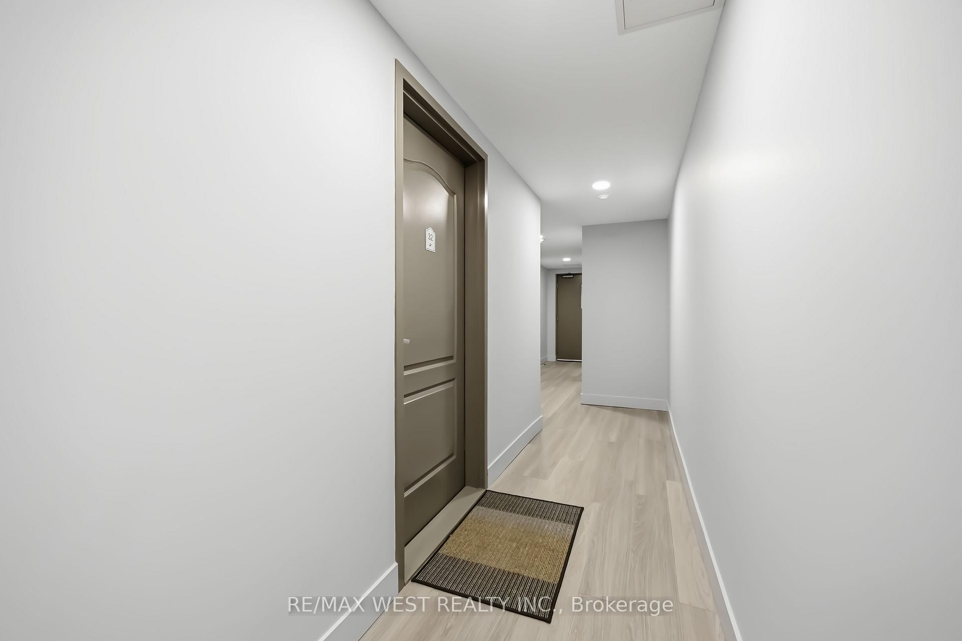 Photo 2 of Unit 32, 3905 Major MacKenzie Drive, Vaughan, Vellore Village — HOMEH