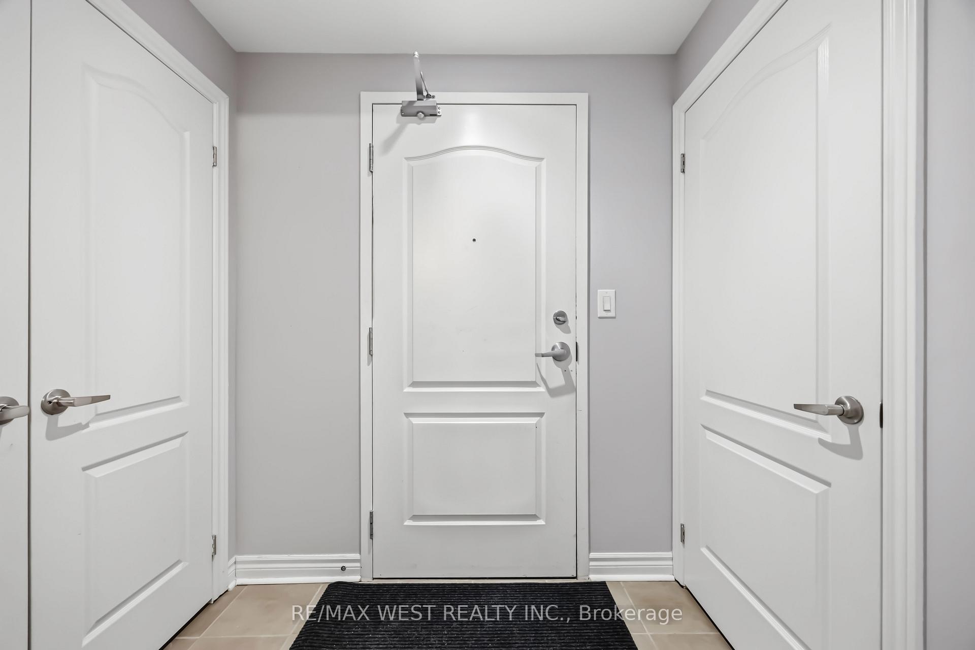 Photo 3 of Unit 32, 3905 Major MacKenzie Drive, Vaughan, Vellore Village — HOMEH
