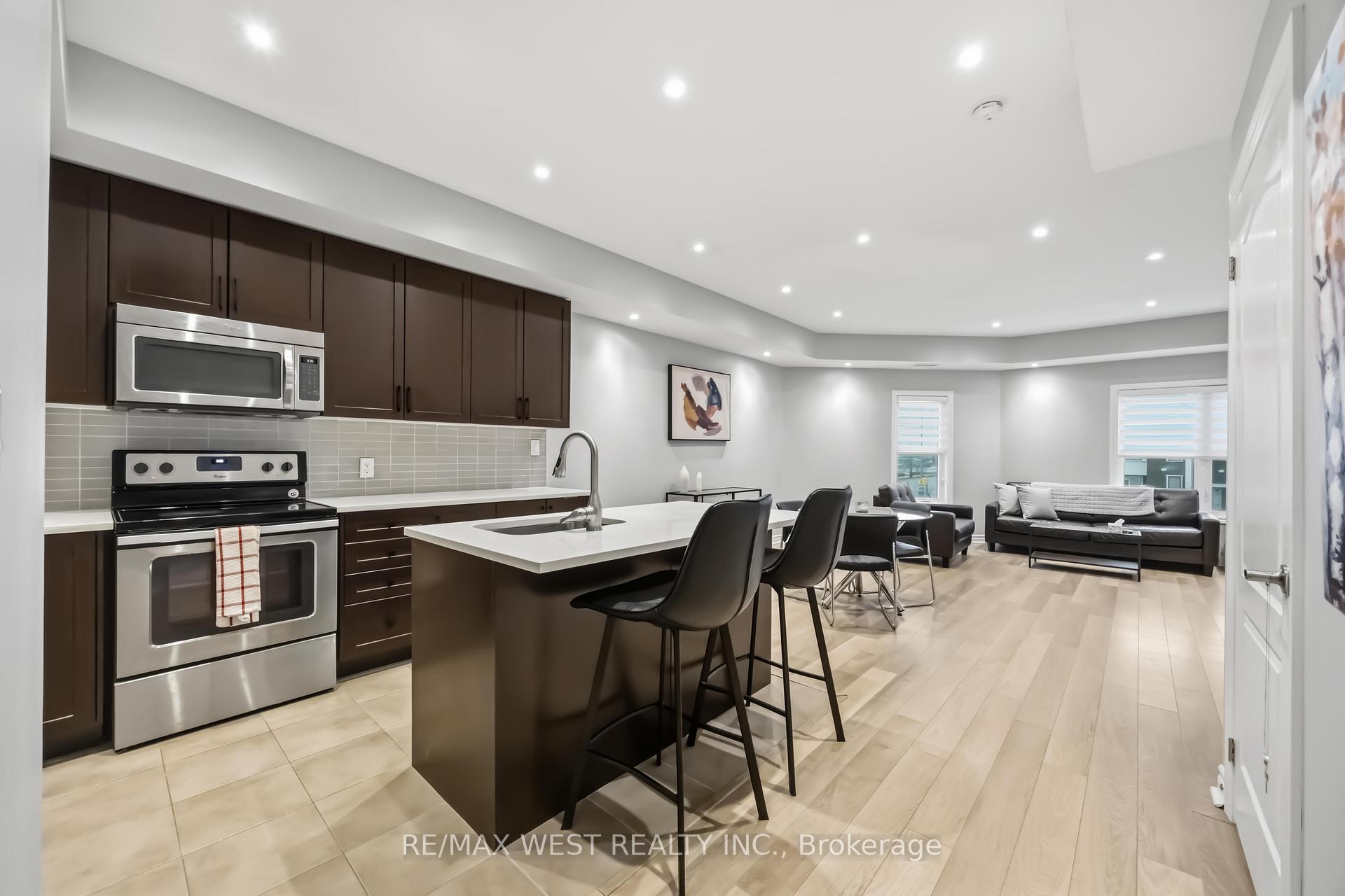 Photo 12 of Unit 32, 3905 Major MacKenzie Drive, Vaughan, Vellore Village — HOMEH
