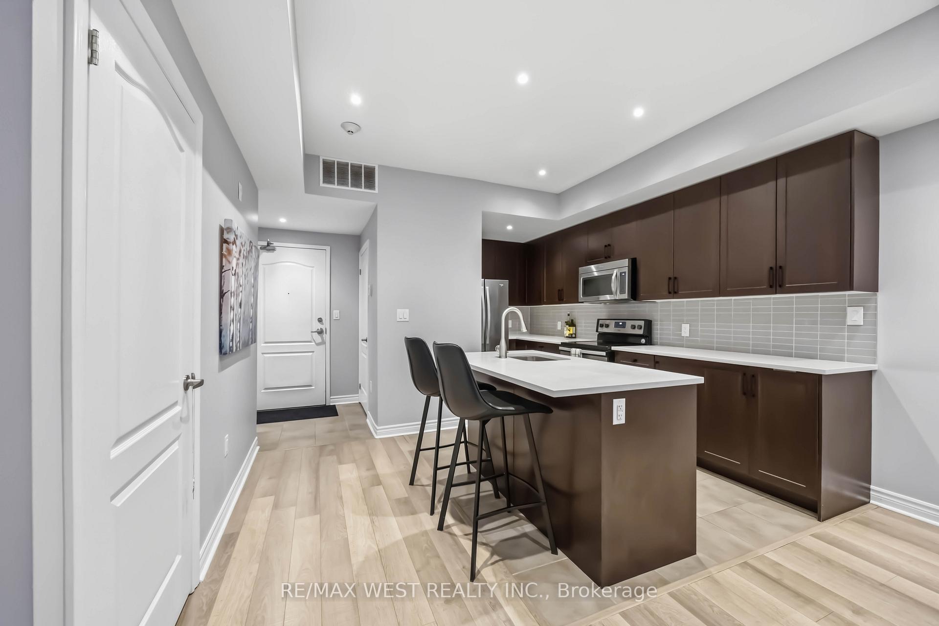 Photo 13 of Unit 32, 3905 Major MacKenzie Drive, Vaughan, Vellore Village — HOMEH