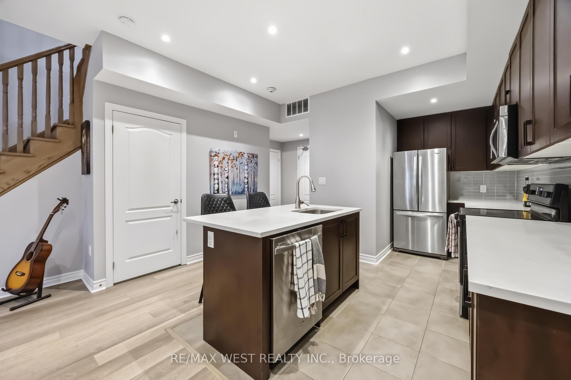 Photo 14 of Unit 32, 3905 Major MacKenzie Drive, Vaughan, Vellore Village — HOMEH