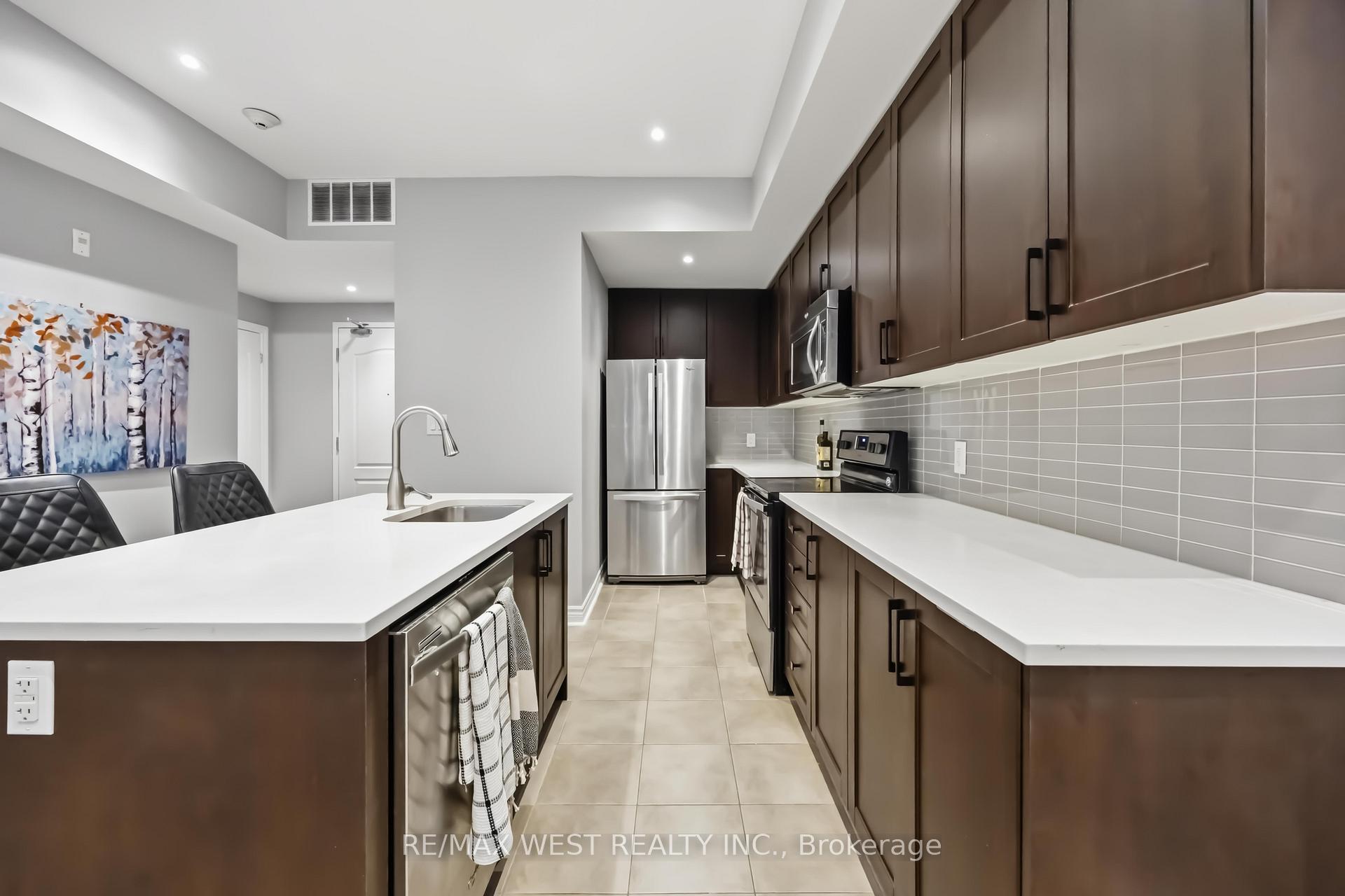 Photo 15 of Unit 32, 3905 Major MacKenzie Drive, Vaughan, Vellore Village — HOMEH