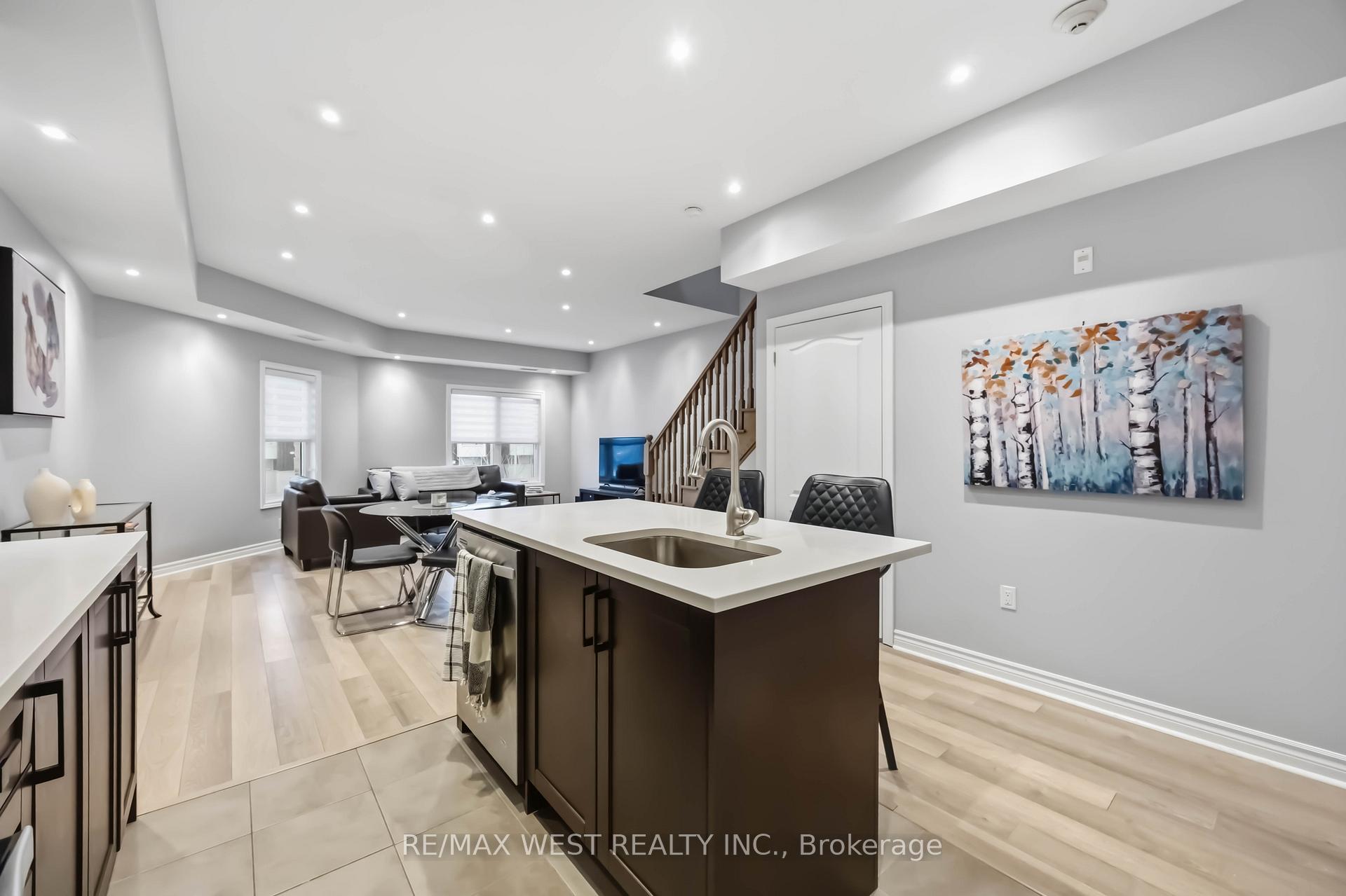 Photo 16 of Unit 32, 3905 Major MacKenzie Drive, Vaughan, Vellore Village — HOMEH