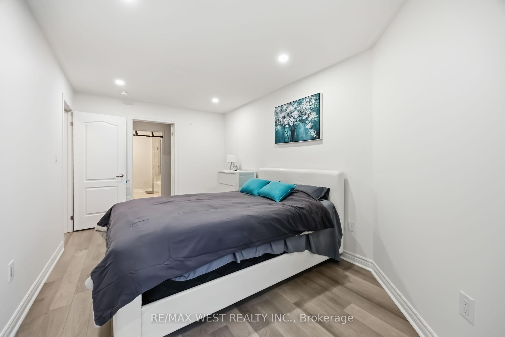 Photo 22 of Unit 32, 3905 Major MacKenzie Drive, Vaughan, Vellore Village — HOMEH