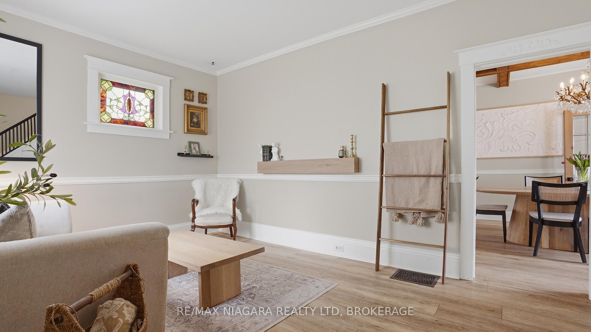 Photo 13 of 106 Colborne Street, Welland, Broadway — HOMEH