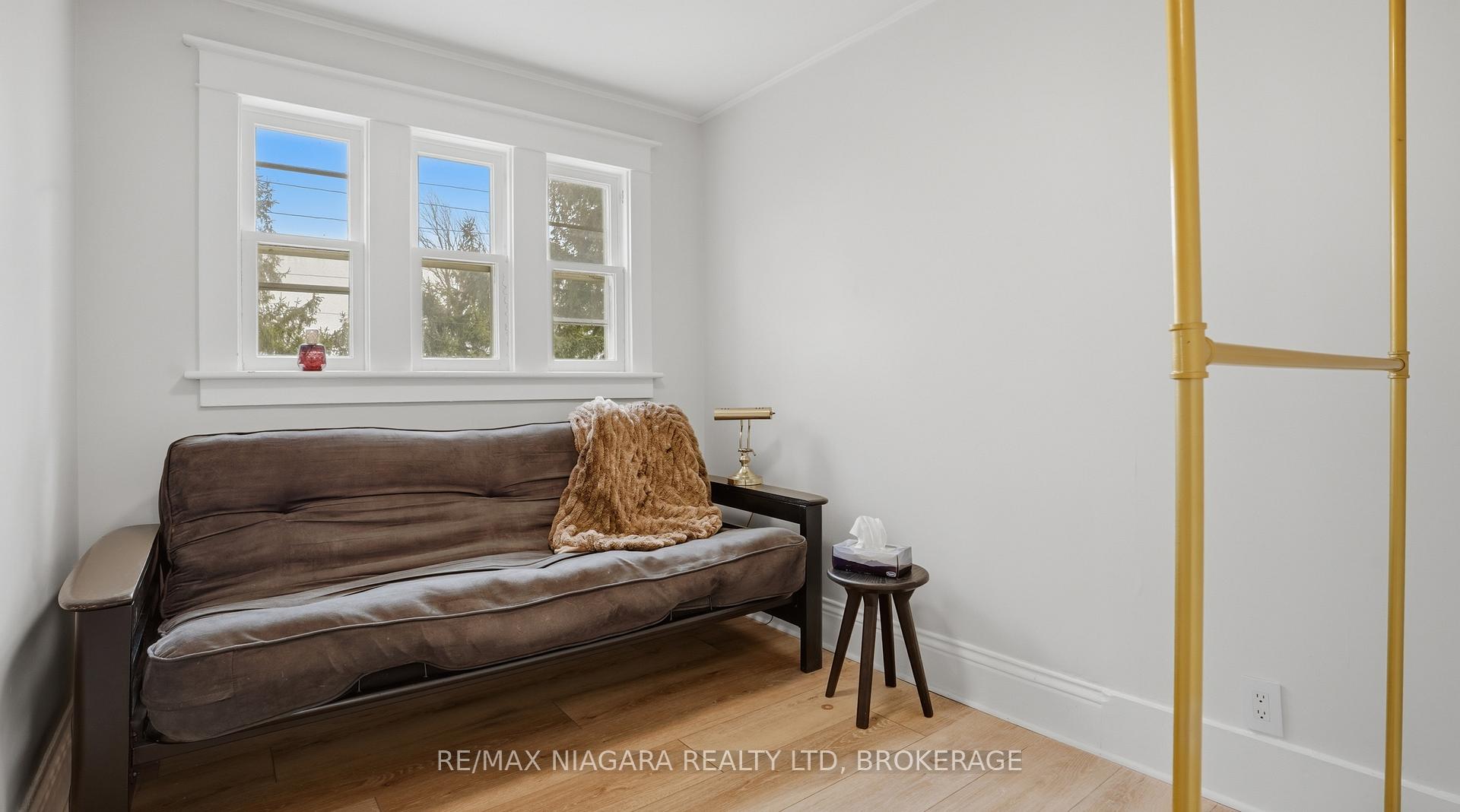 Photo 26 of 106 Colborne Street, Welland, Broadway — HOMEH