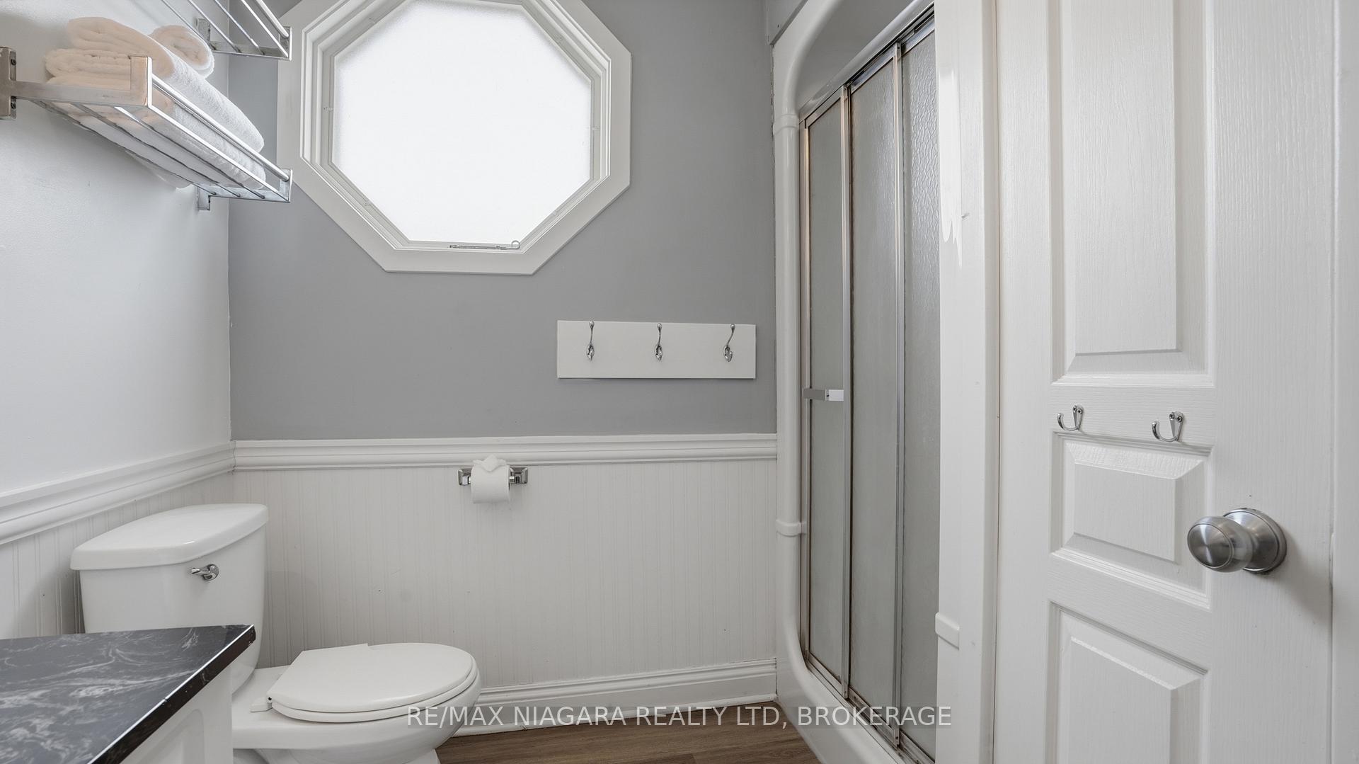 Photo 28 of 106 Colborne Street, Welland, Broadway — HOMEH
