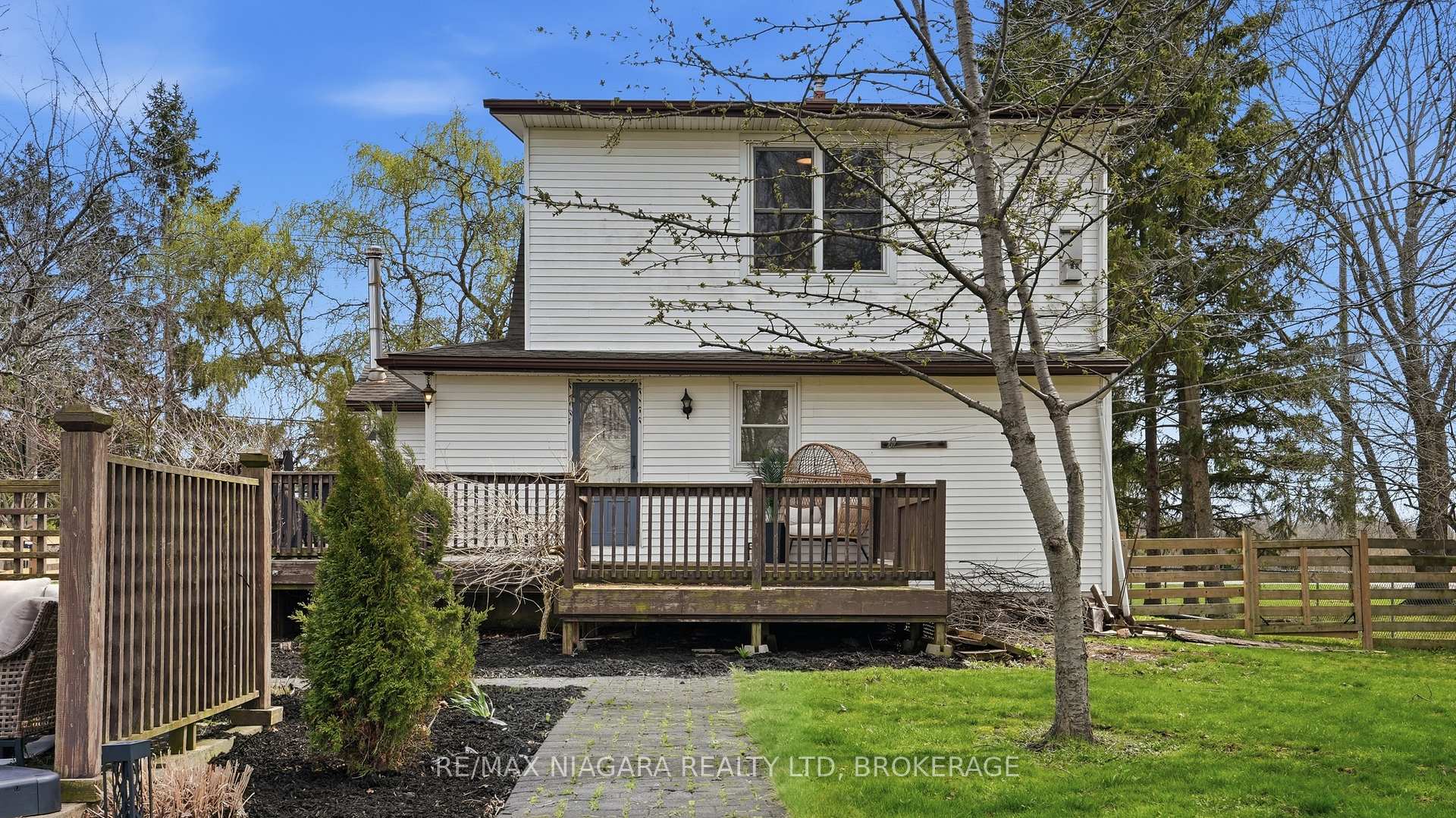 Photo 34 of 106 Colborne Street, Welland, Broadway — HOMEH