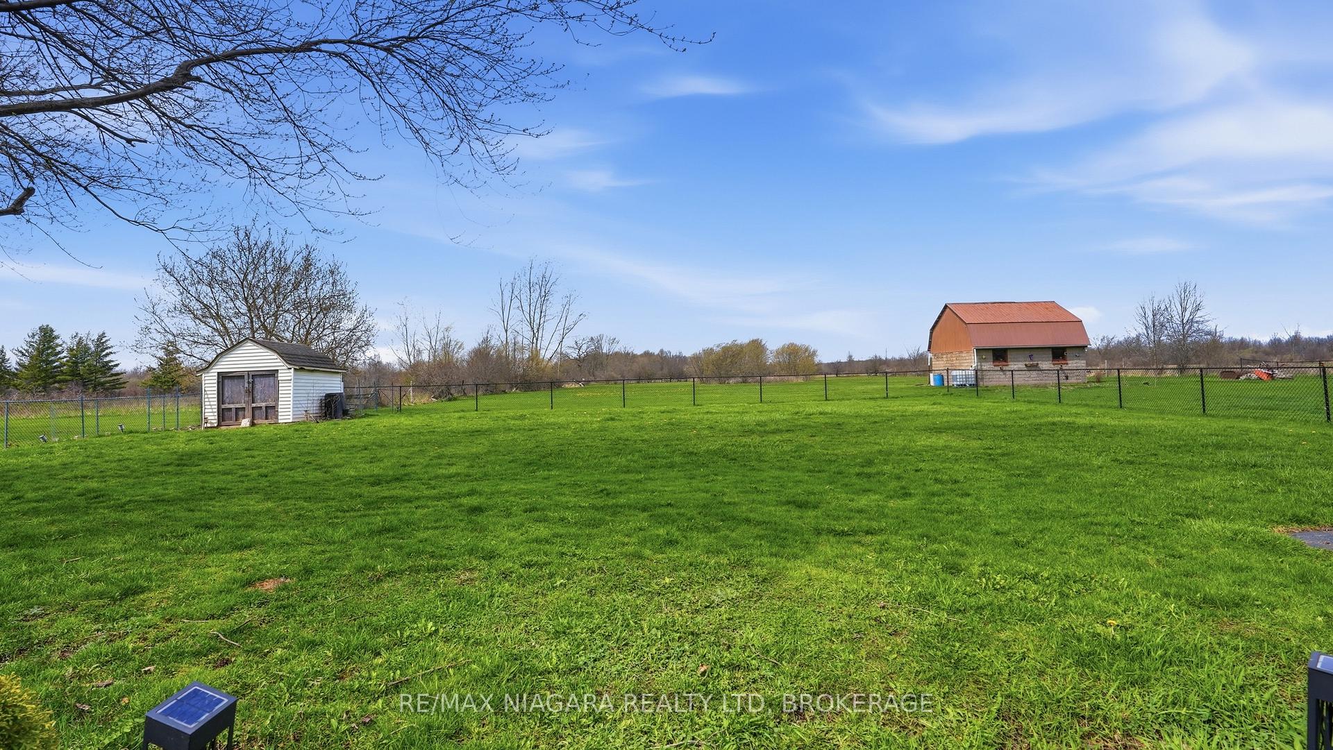 Photo 36 of 106 Colborne Street, Welland, Broadway — HOMEH