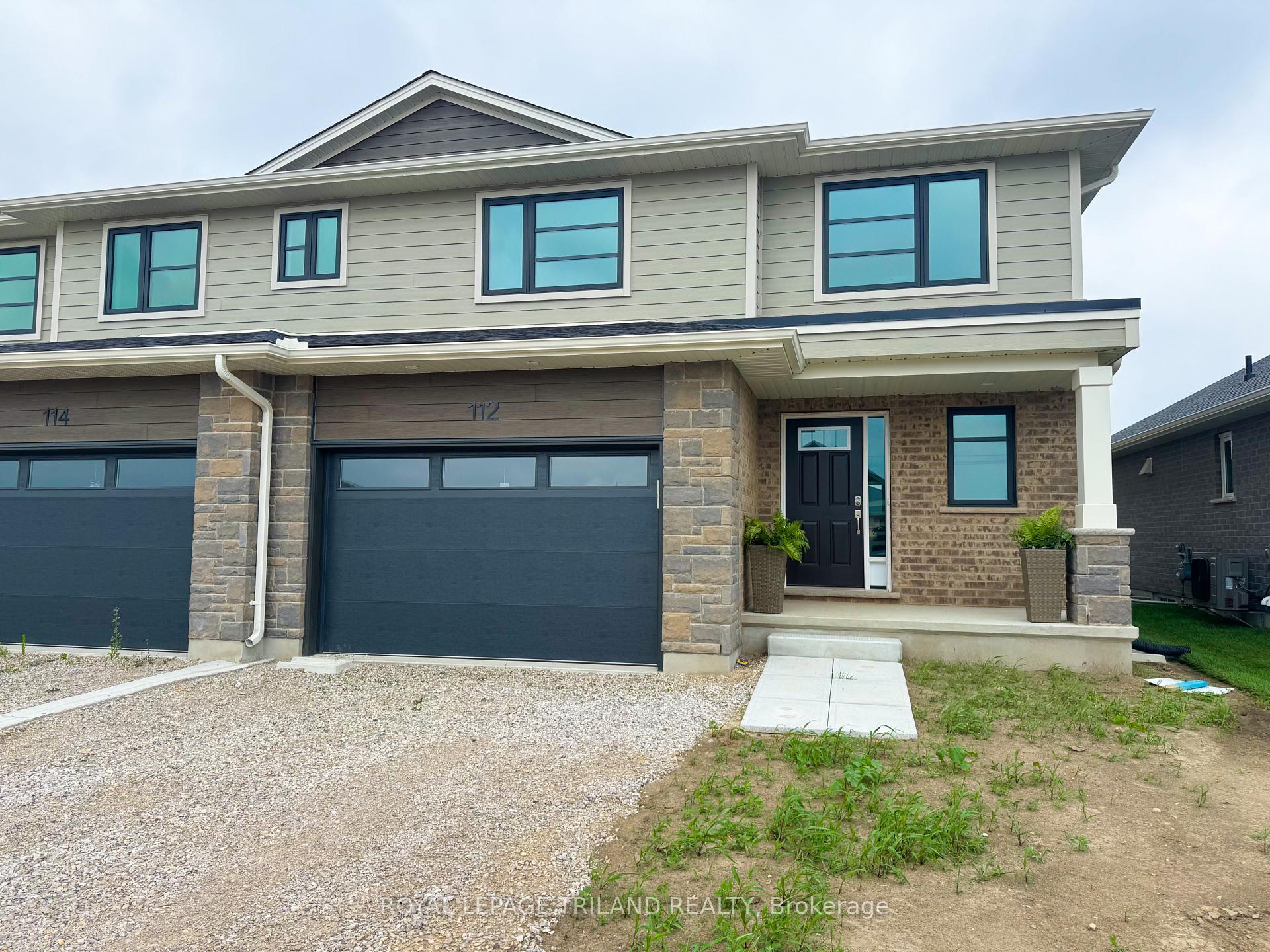 Photo 2 of 112 Styles Drive, St. Thomas — HOMEH