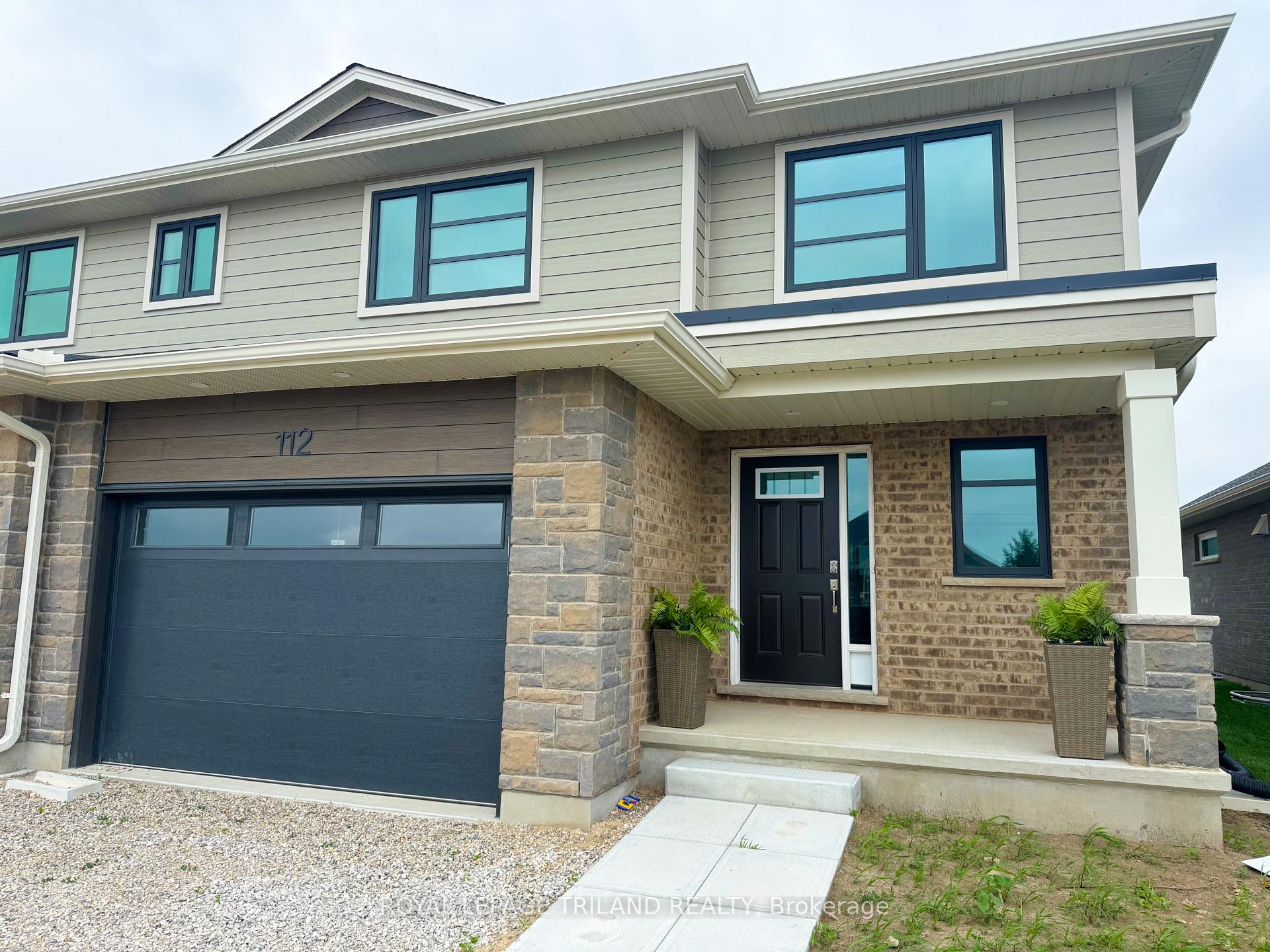 Photo 3 of 112 Styles Drive, St. Thomas — HOMEH