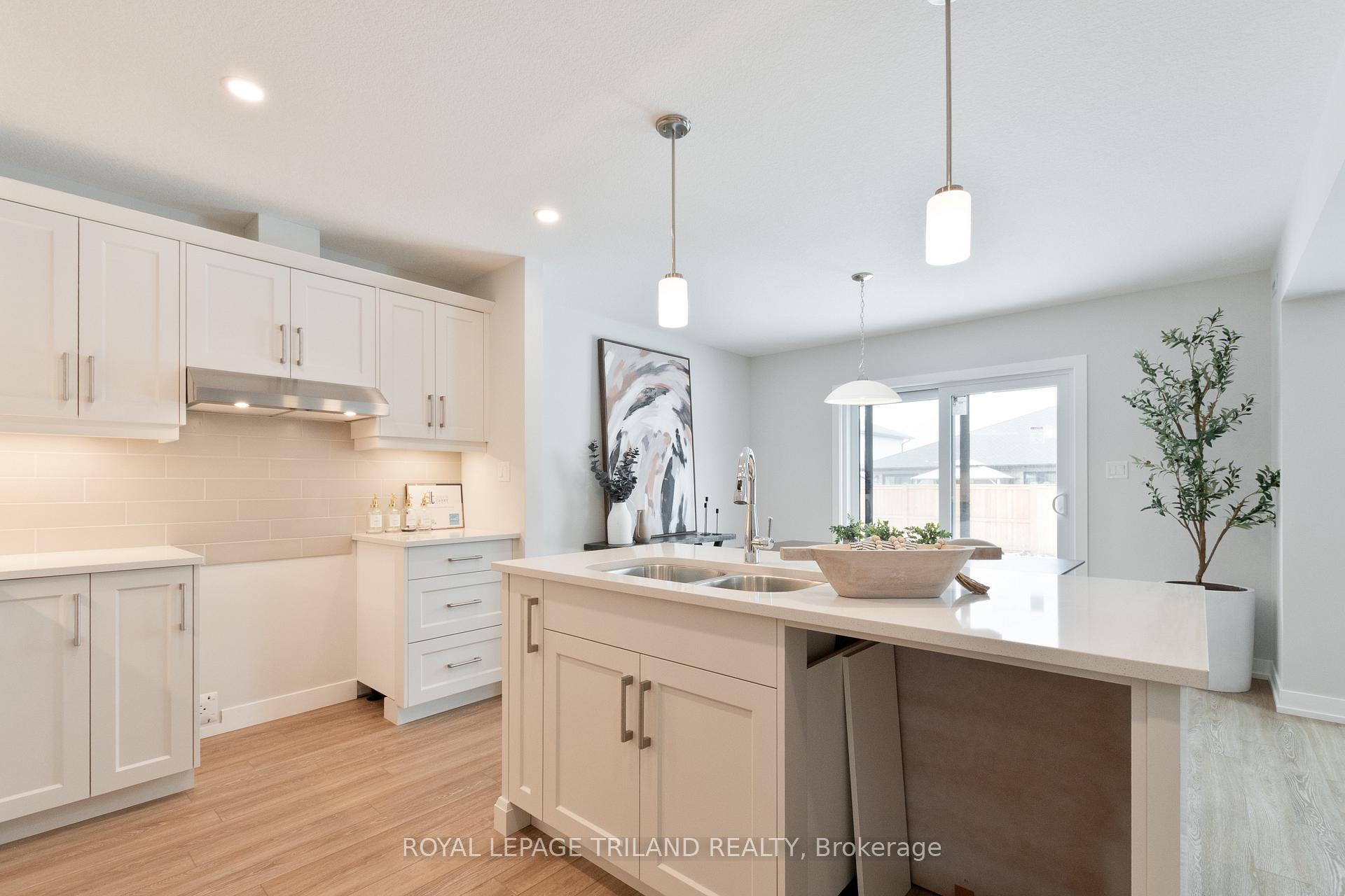 Photo 17 of 112 Styles Drive, St. Thomas — HOMEH
