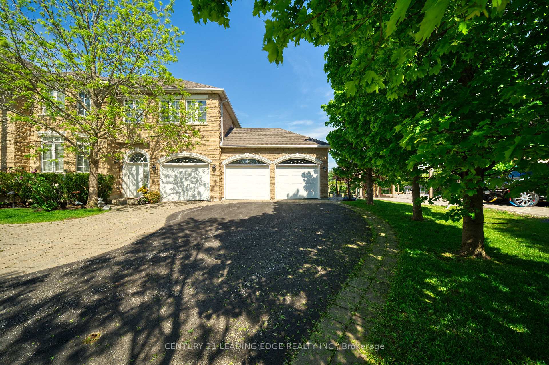 Photo 3 of 15 Upper Ridge Court, Markham, Rouge Fairways — HOMEH