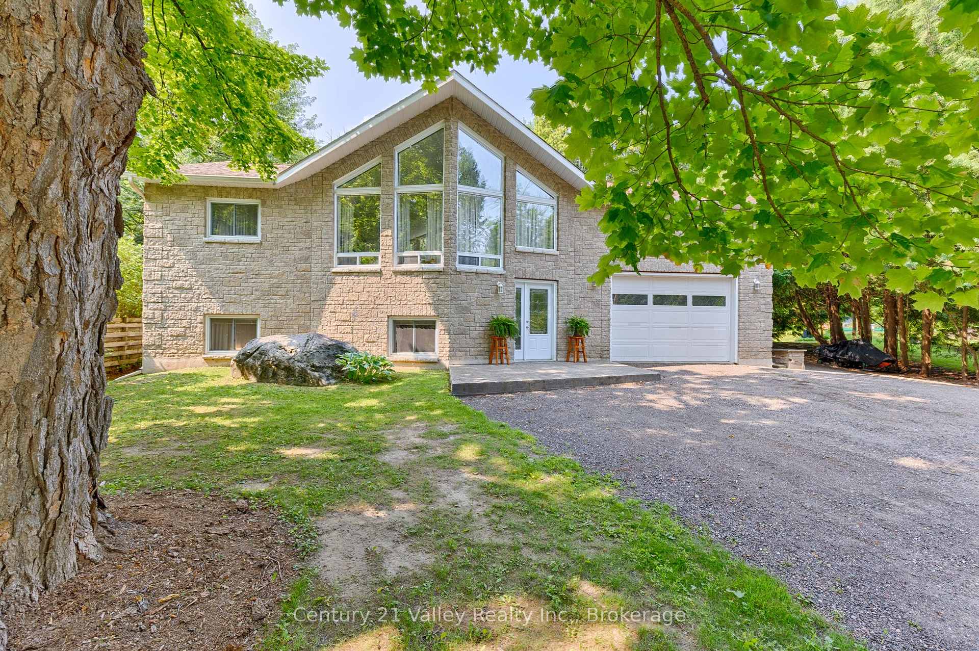 Photo 2 of 1514 Whitton Road, Horton, Horton Twp — HOMEH