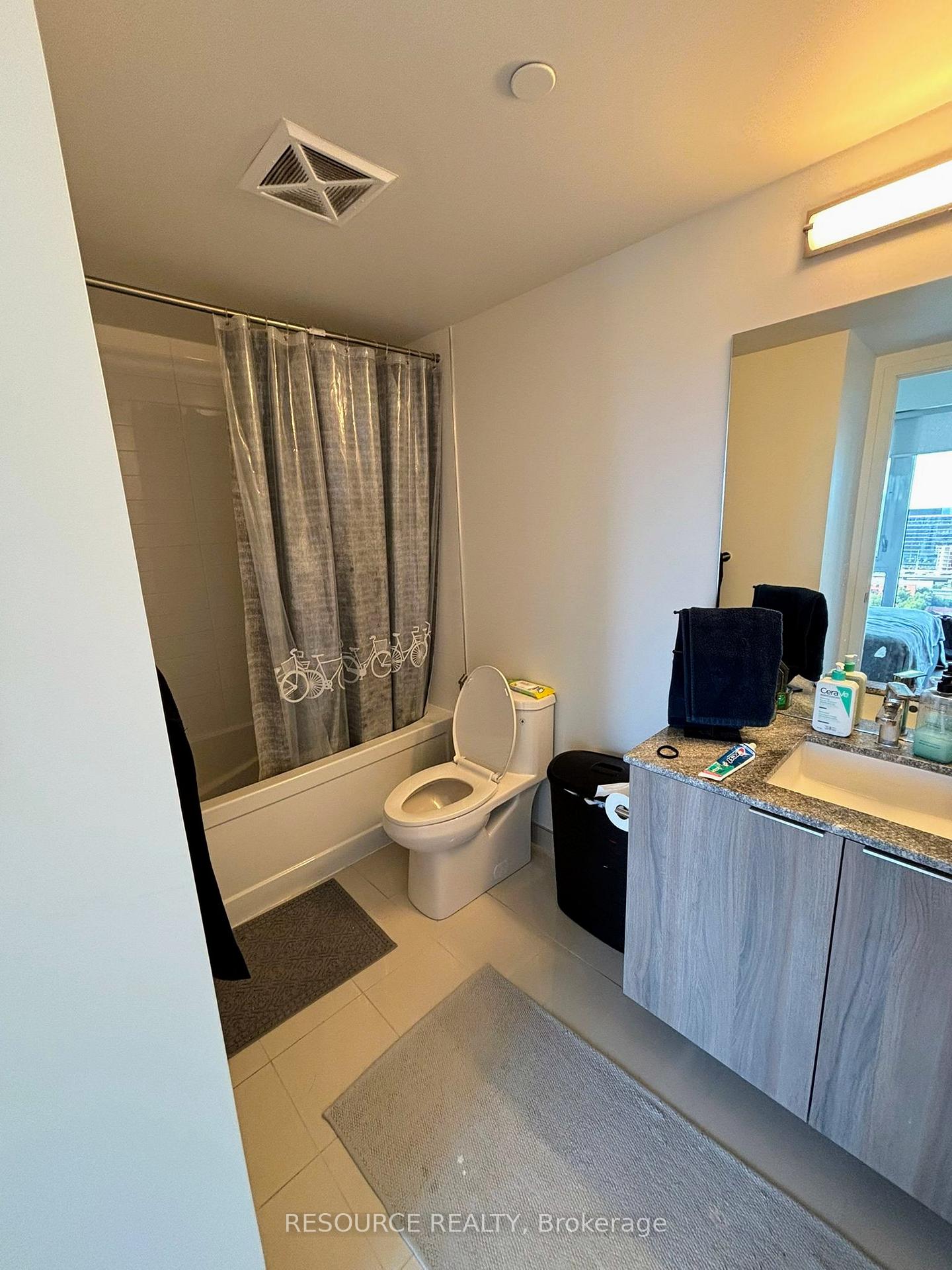 Photo 7 of Unit 1708, 158 Front Street, Toronto, Moss Park — HOMEH