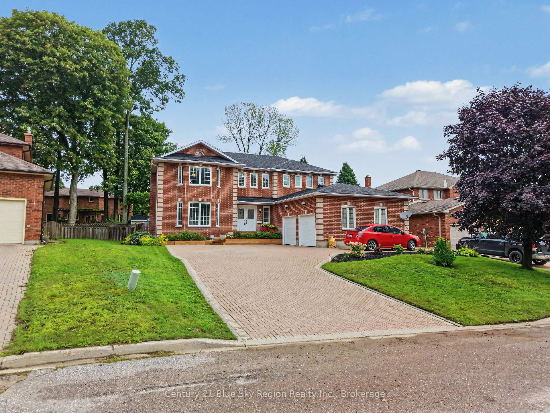 Front of 15 Robinhood Court