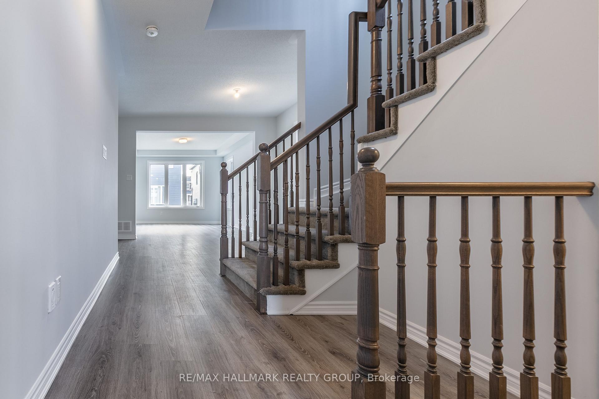 Photo 3 of 26 Pewee Place, Ottawa, Avalon West — HOMEH