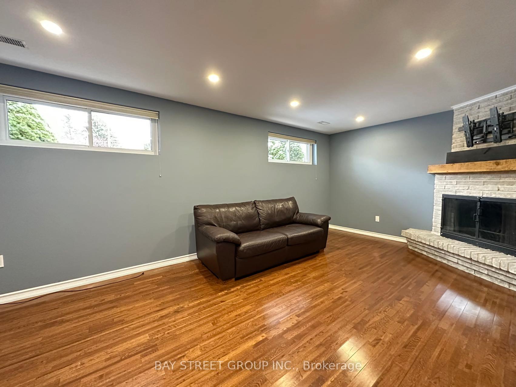 Photo 27 of 49 Howland Drive, Kitchener, Laurentian Hills — HOMEH