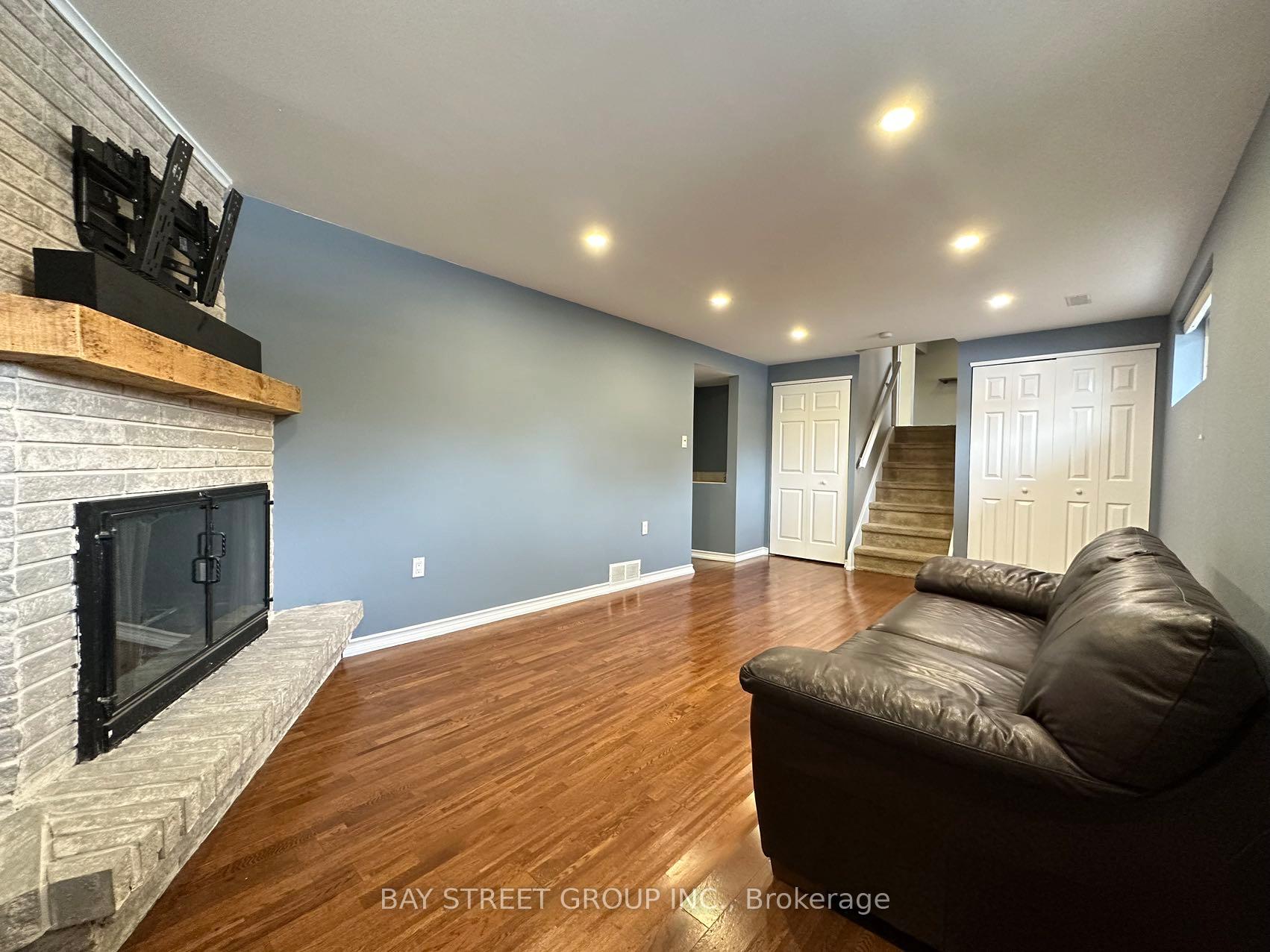 Photo 29 of 49 Howland Drive, Kitchener, Laurentian Hills — HOMEH
