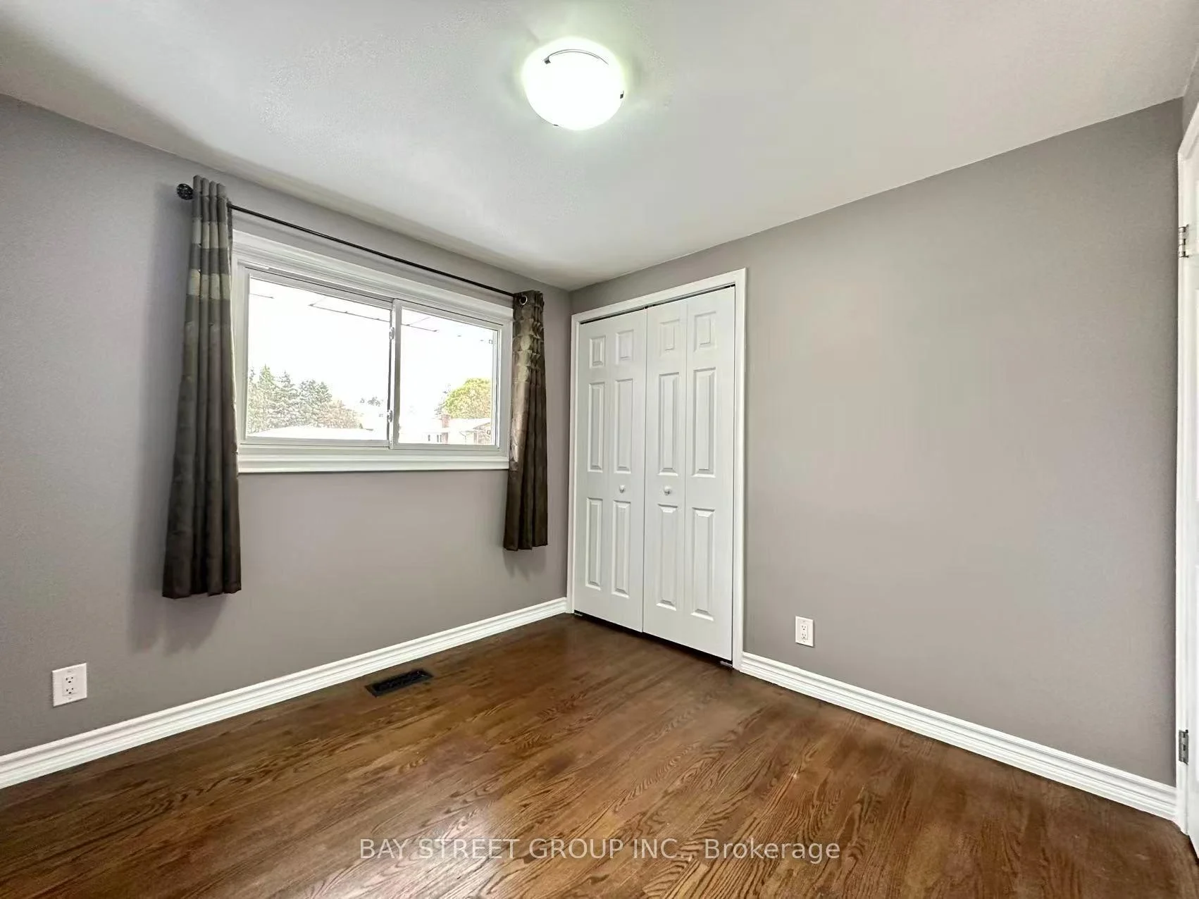 Photo 16 of 49 Howland Drive, Kitchener, Laurentian Hills — HOMEH