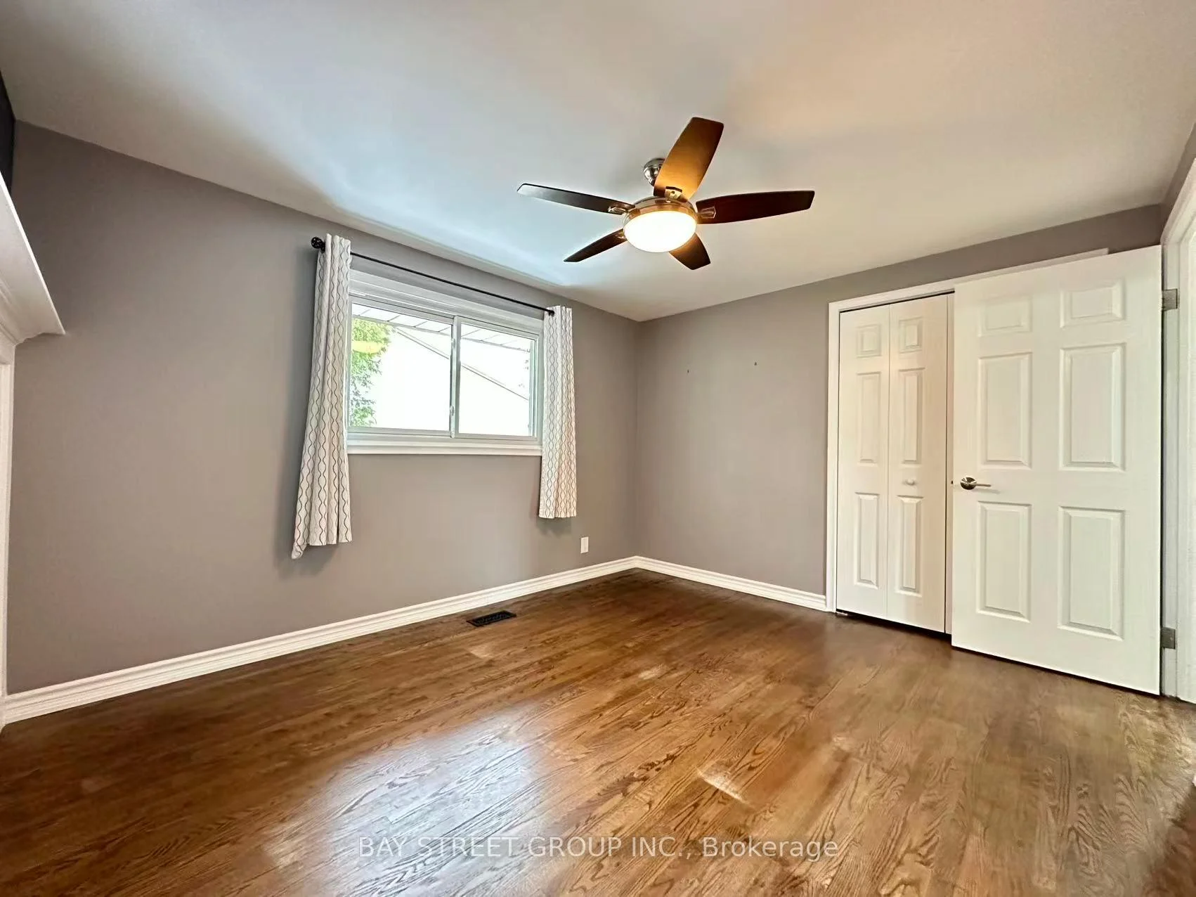 Photo 24 of 49 Howland Drive, Kitchener, Laurentian Hills — HOMEH