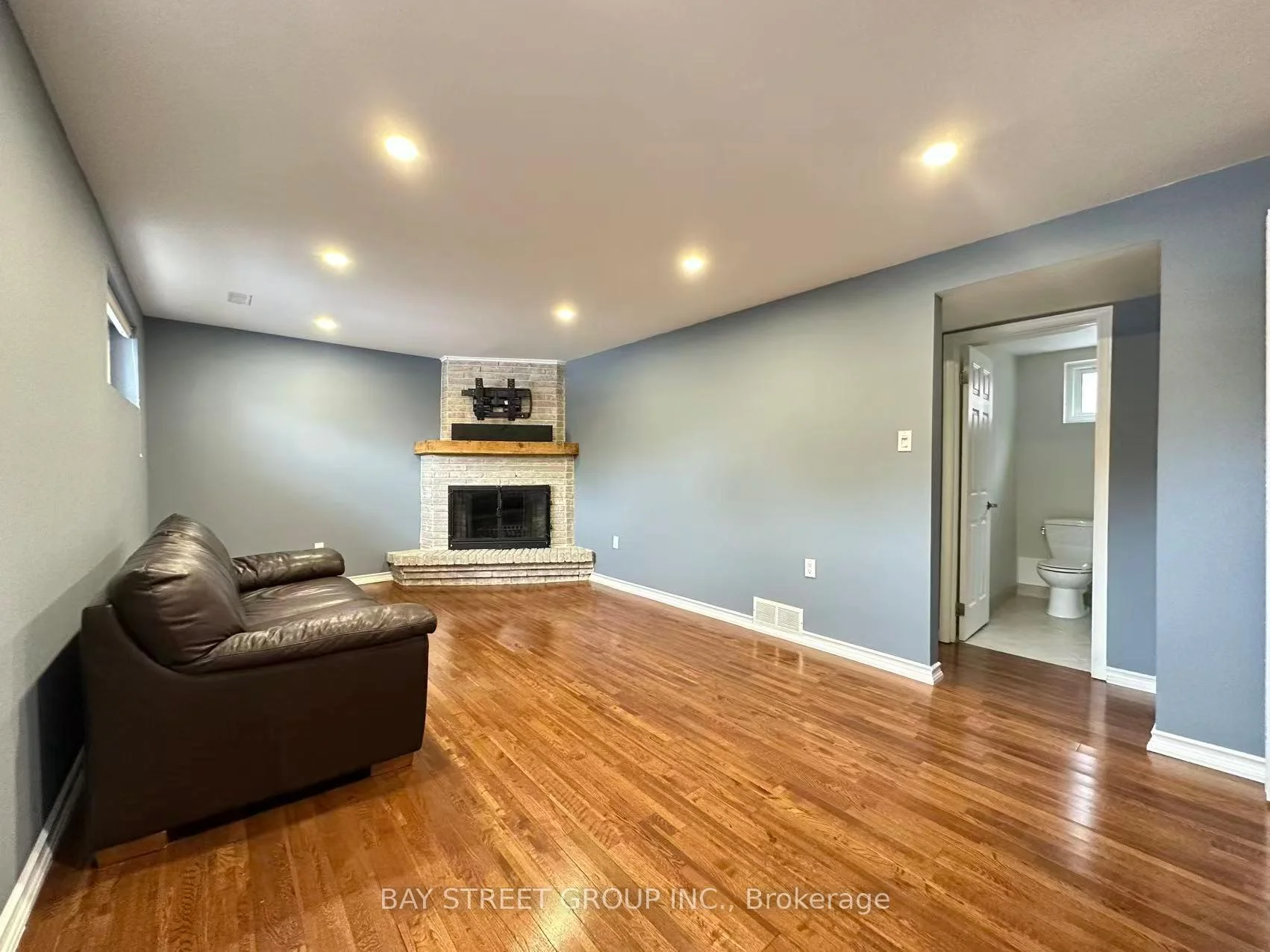 Photo 26 of 49 Howland Drive, Kitchener, Laurentian Hills — HOMEH