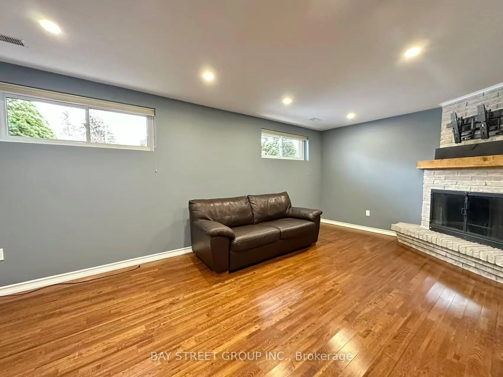 Photo 28 of 49 Howland Drive, Kitchener, Laurentian Hills — HOMEH