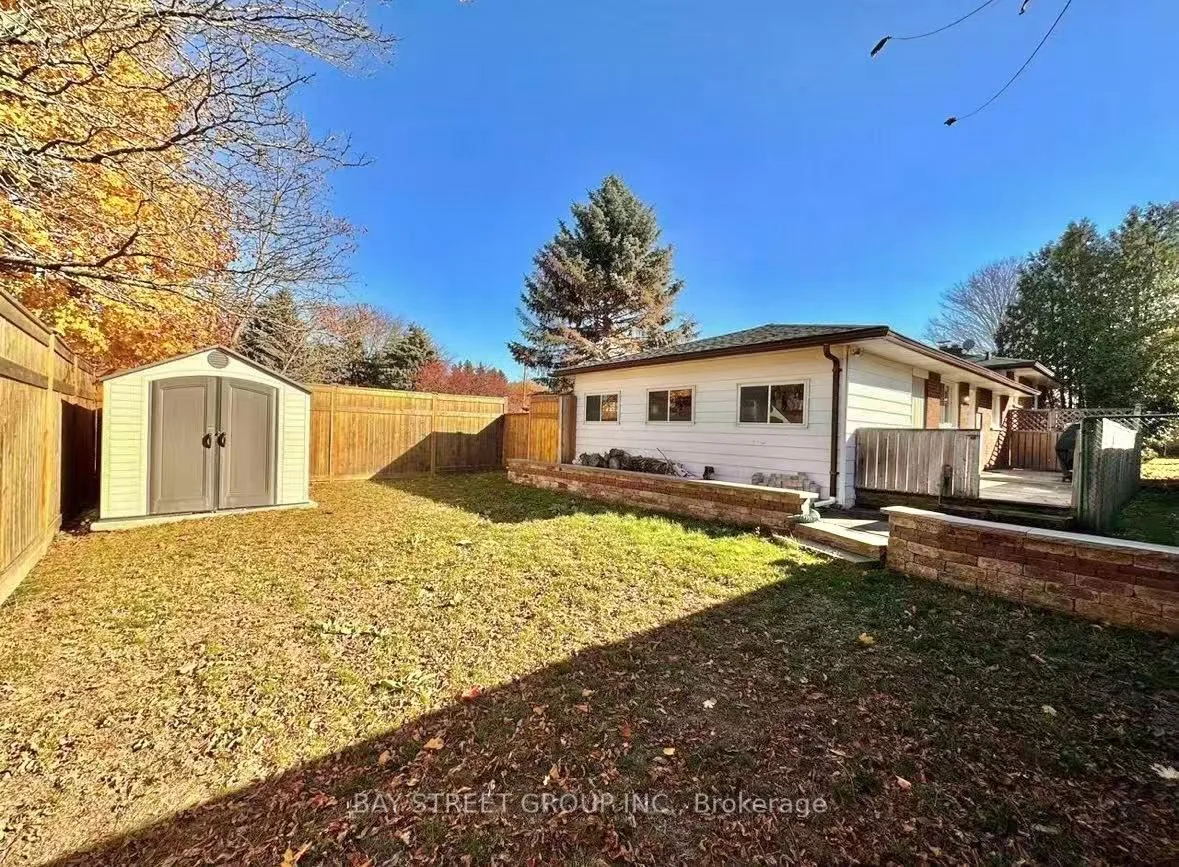 Photo 30 of 49 Howland Drive, Kitchener, Laurentian Hills — HOMEH