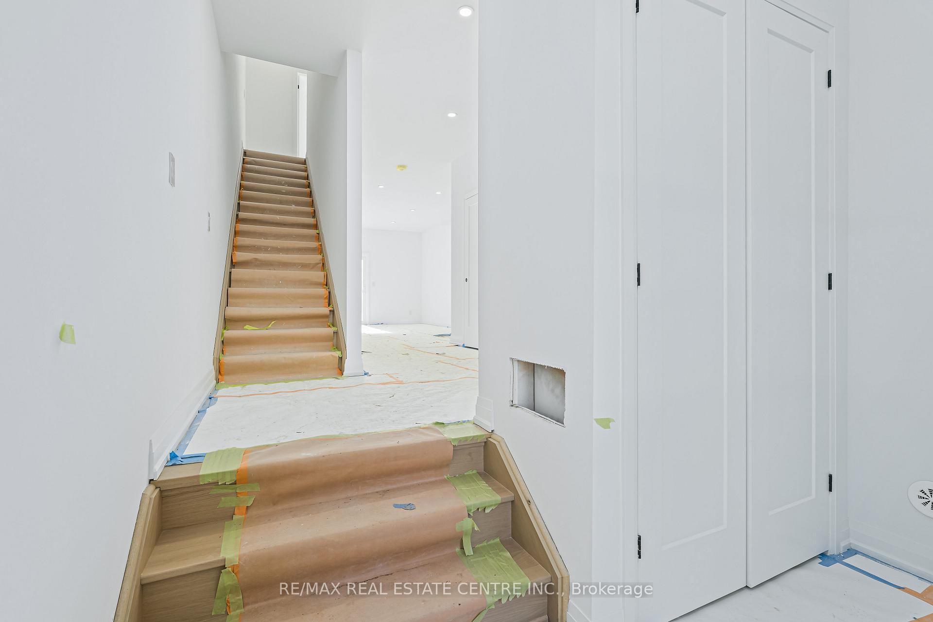 Photo 7 of 17 James Street, Halton Hills, Georgetown — HOMEH