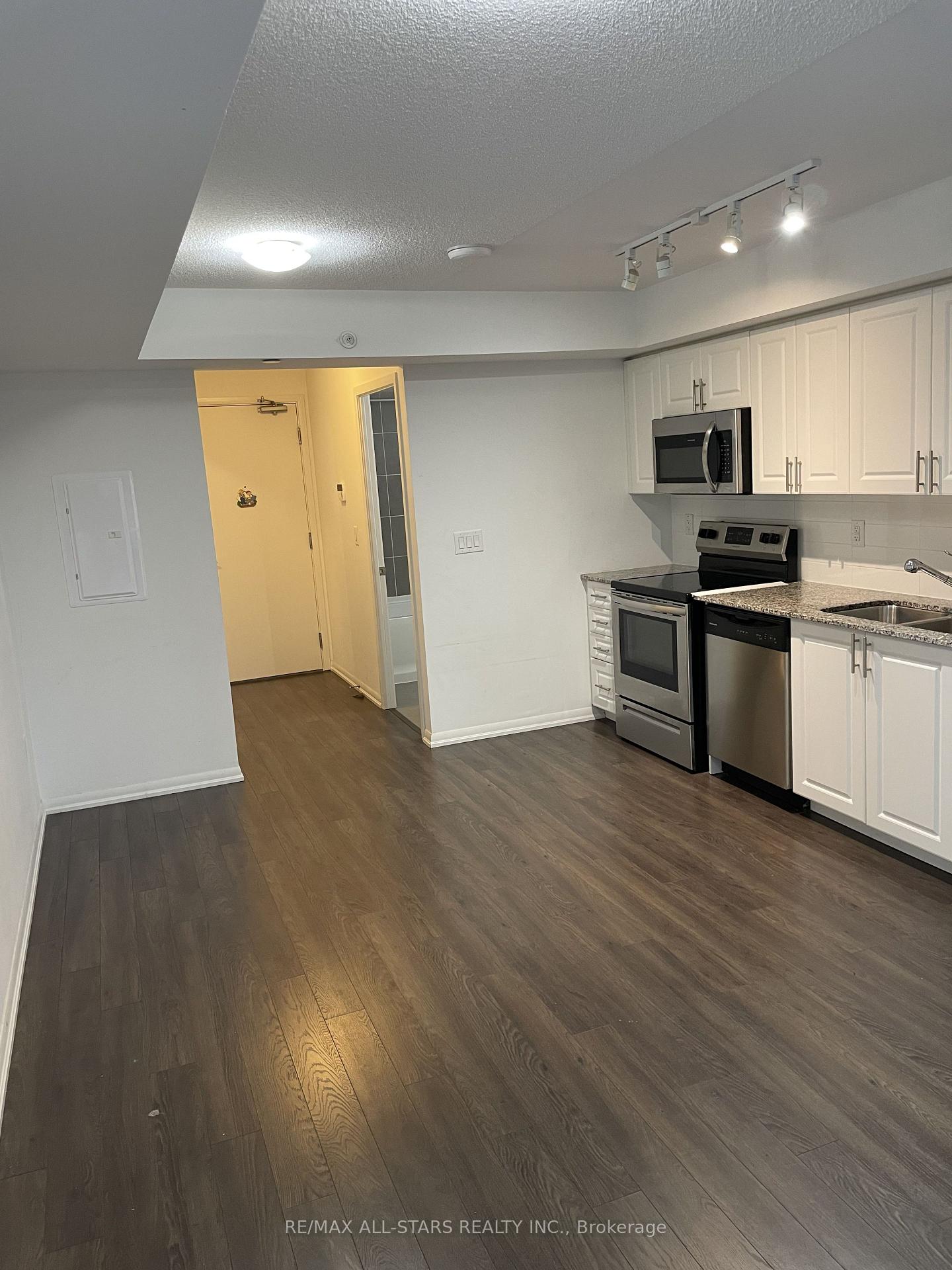 Photo 3 of Unit 409, 3091 Dufferin Street, North York, Yorkdale-Glen Park — HOMEH