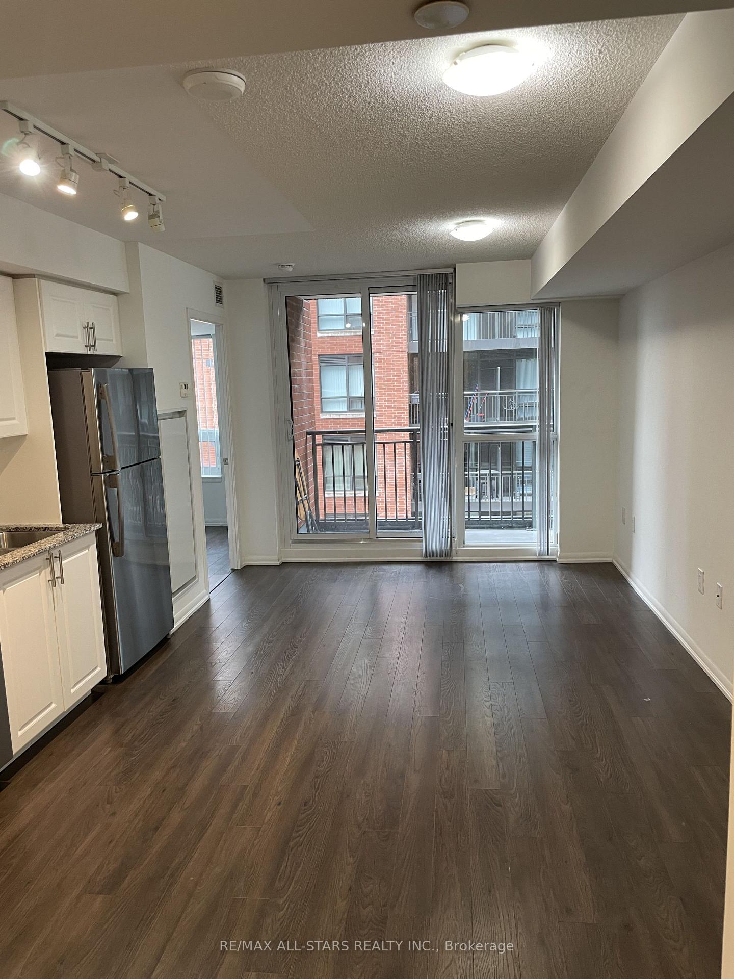 Photo 4 of Unit 409, 3091 Dufferin Street, North York, Yorkdale-Glen Park — HOMEH
