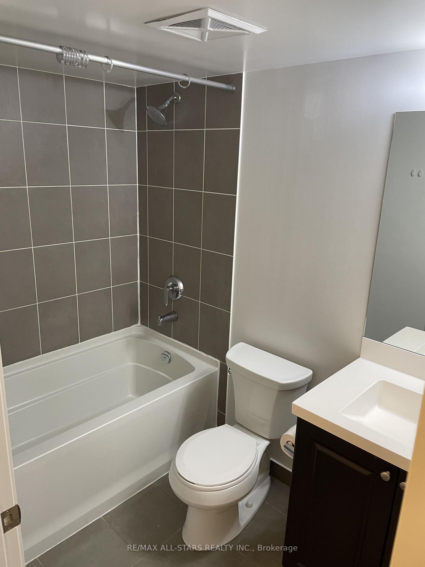Photo 5 of Unit 409, 3091 Dufferin Street, North York, Yorkdale-Glen Park — HOMEH