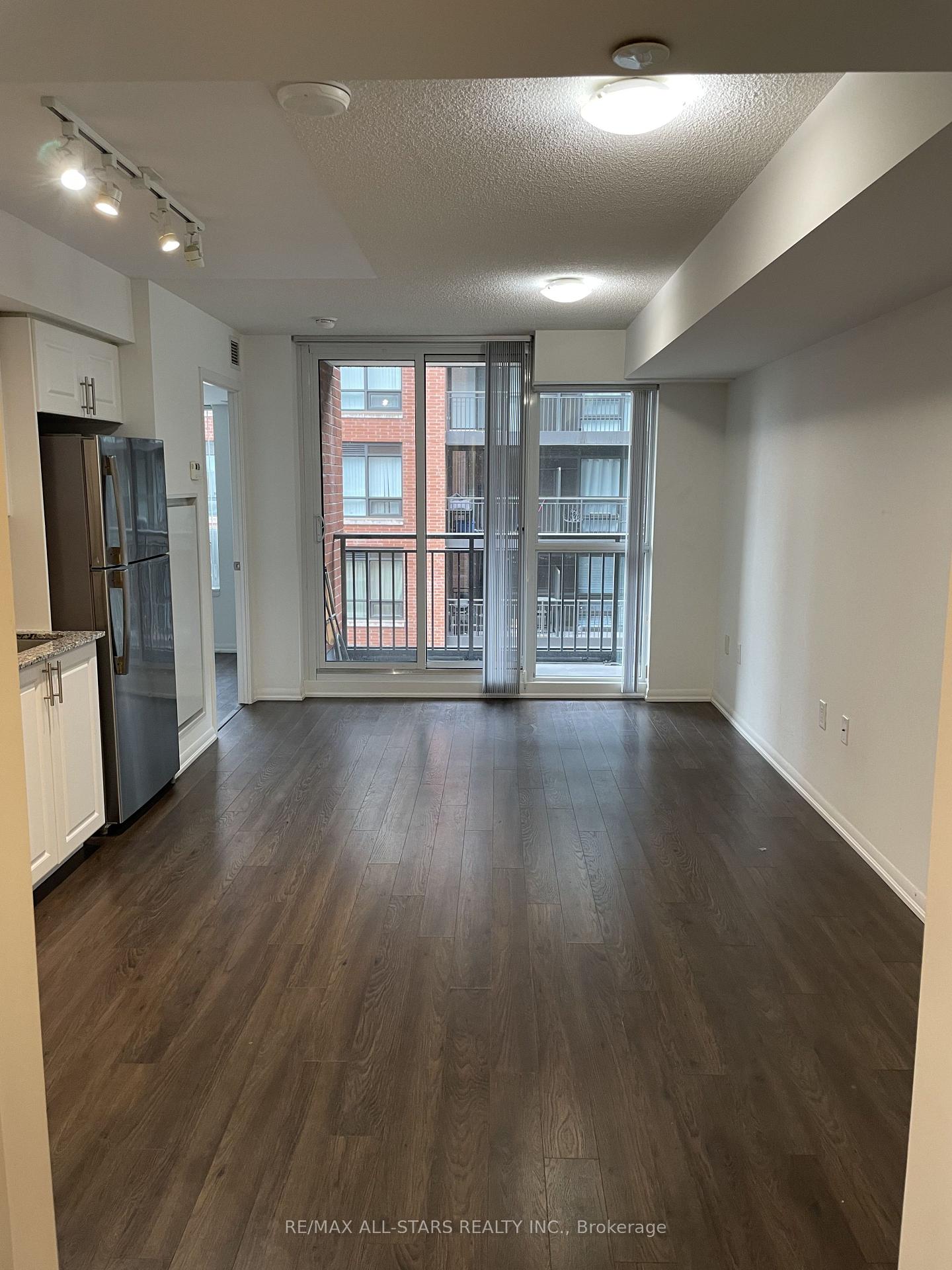 Photo 6 of Unit 409, 3091 Dufferin Street, North York, Yorkdale-Glen Park — HOMEH