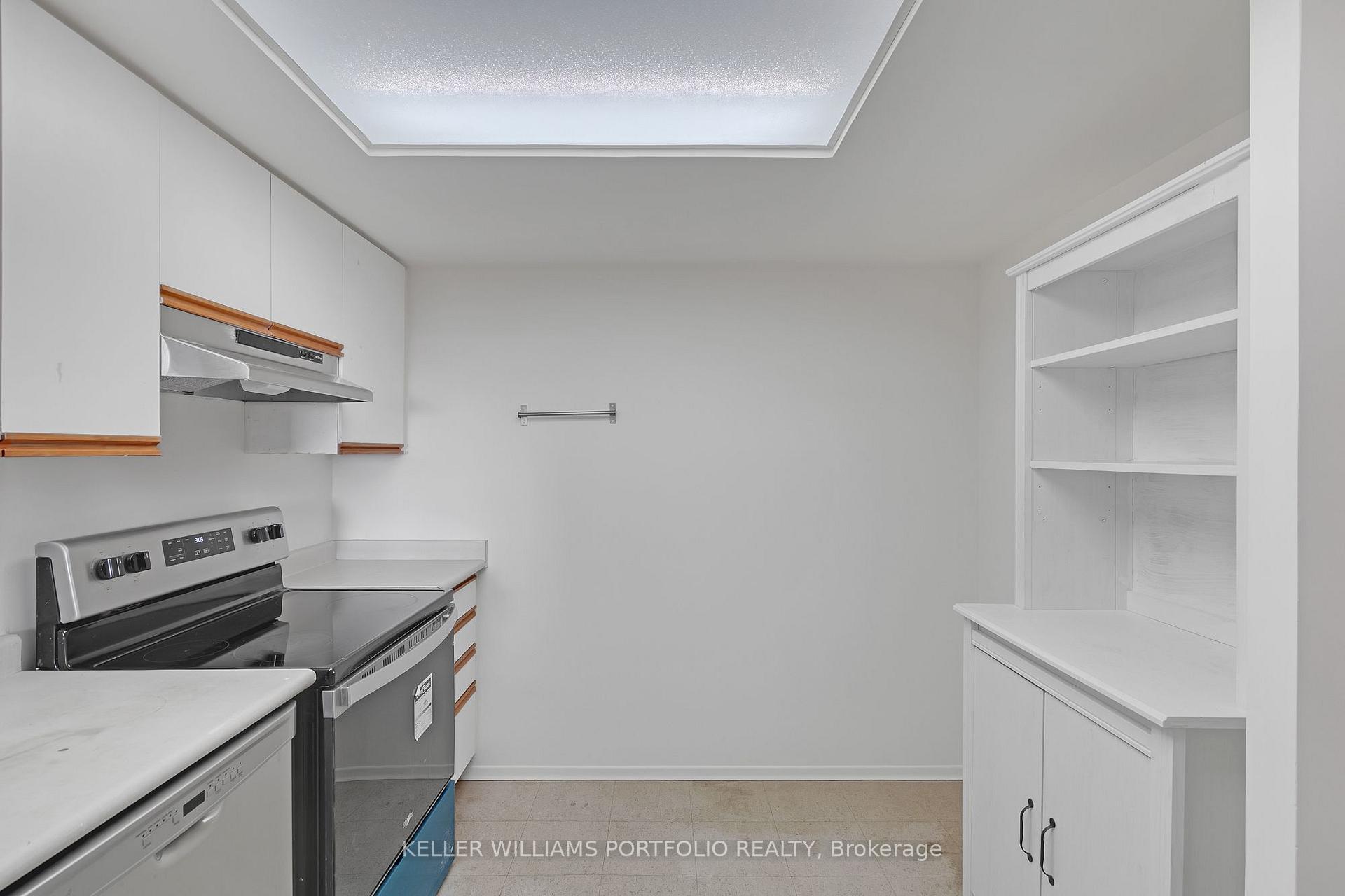 Photo 7 of Unit 810, 2460 Eglinton Avenue E, Scarborough, Eglinton East — HOMEH