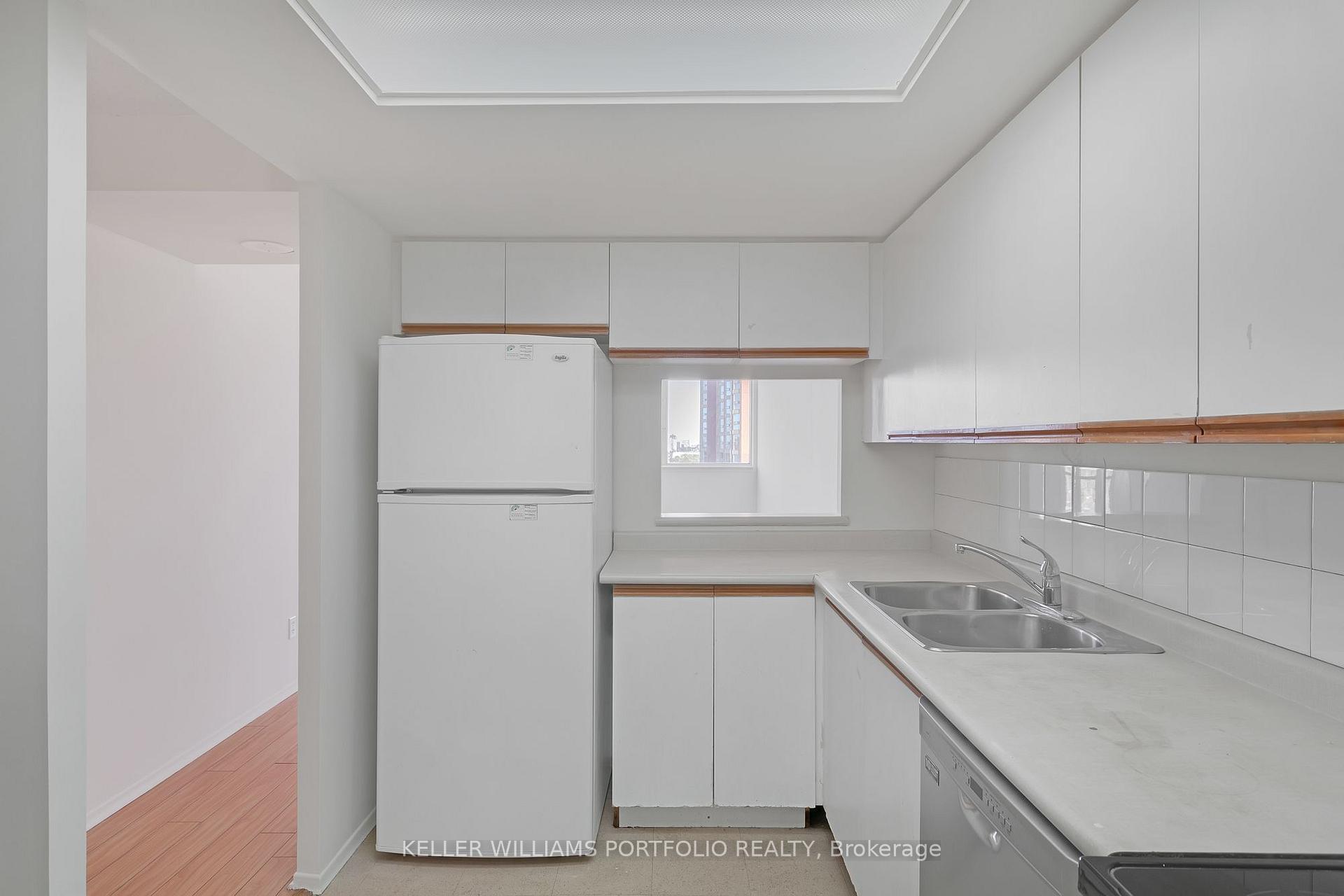 Photo 9 of Unit 810, 2460 Eglinton Avenue E, Scarborough, Eglinton East — HOMEH