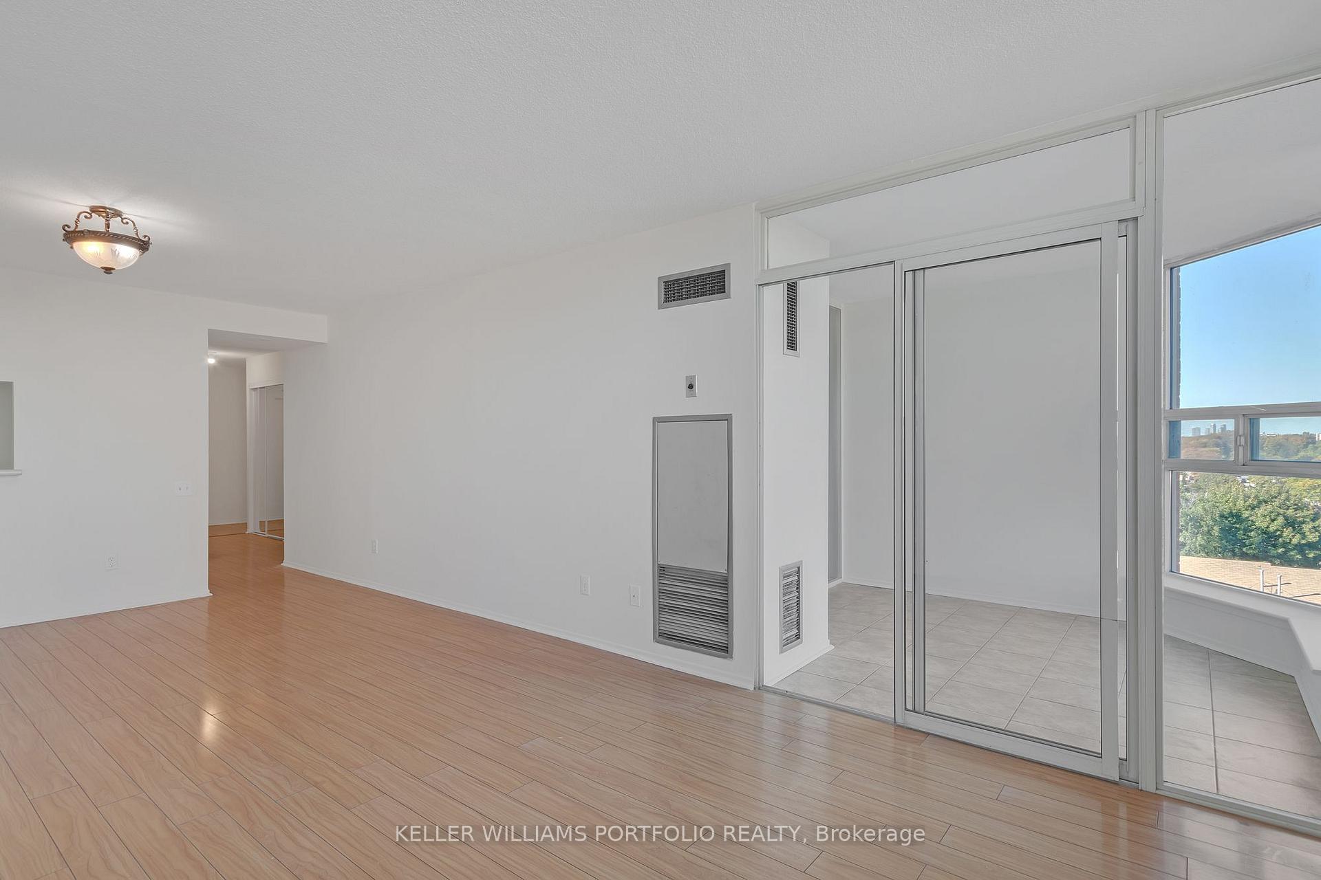 Photo 11 of Unit 810, 2460 Eglinton Avenue E, Scarborough, Eglinton East — HOMEH