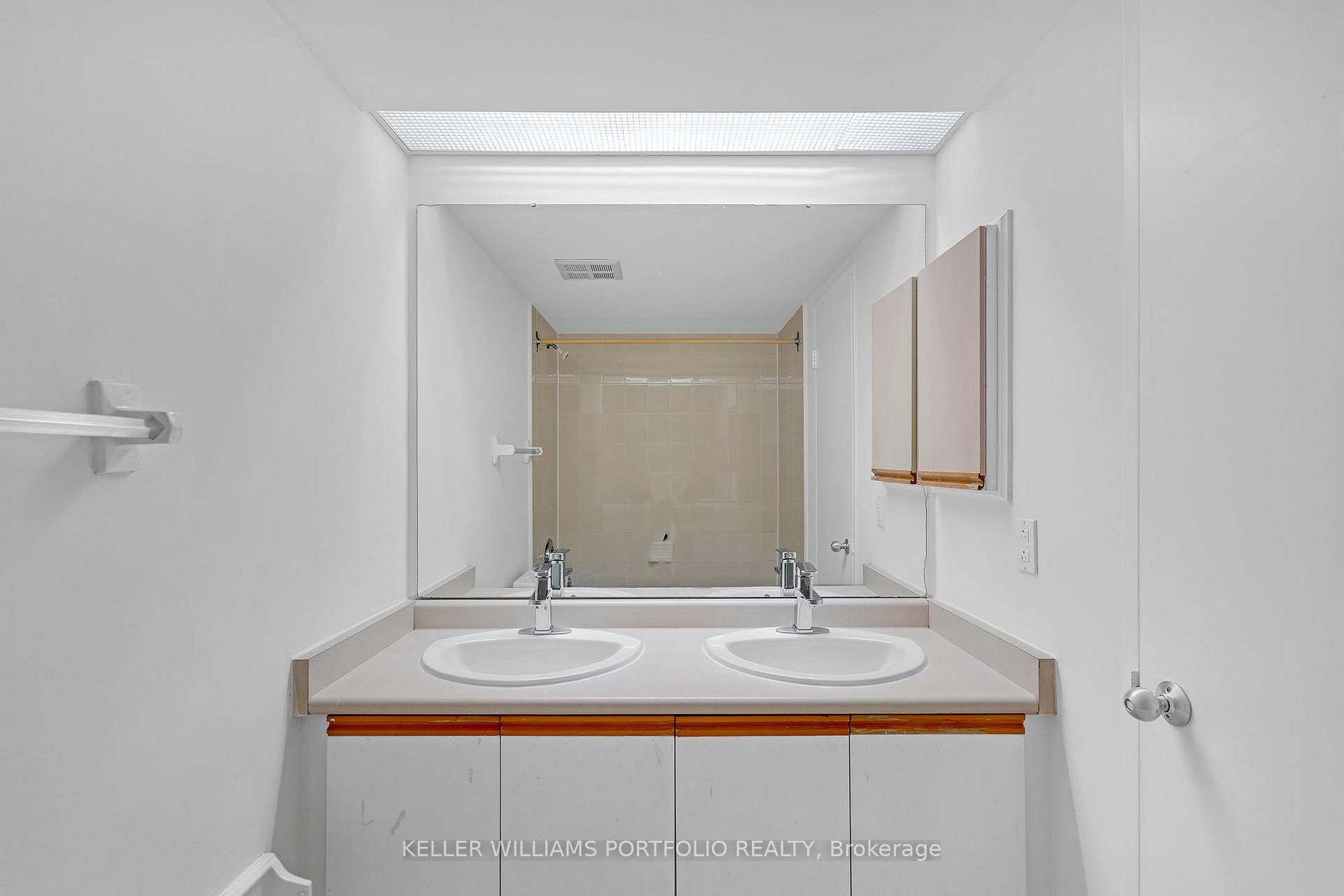 Photo 23 of Unit 810, 2460 Eglinton Avenue E, Scarborough, Eglinton East — HOMEH