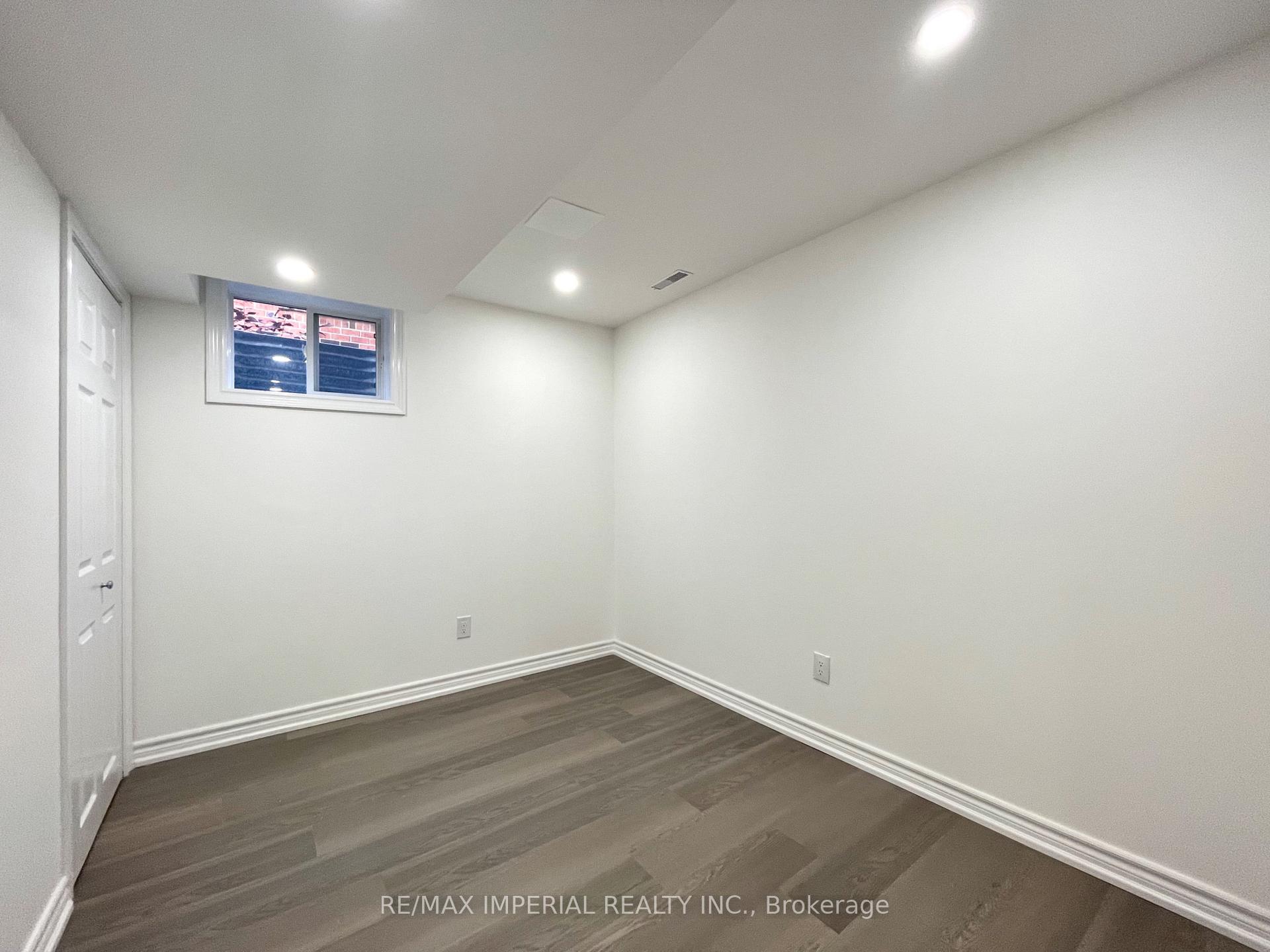 Photo 6 of Unit BSMT, 40 Brewsland Crescent, Markham, Thornlea — HOMEH