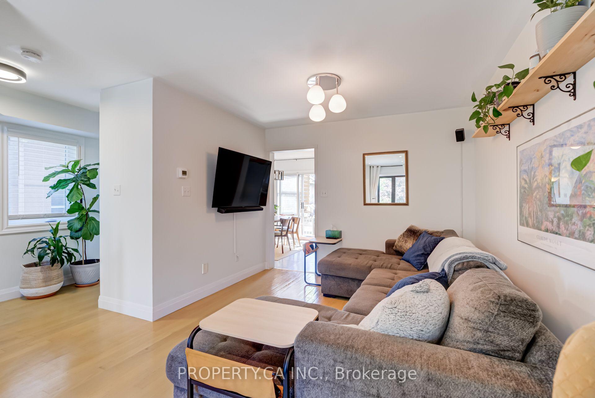 Photo 6 of Unit 1, 8 Skeens Lane, Etobicoke, Long Branch — HOMEH