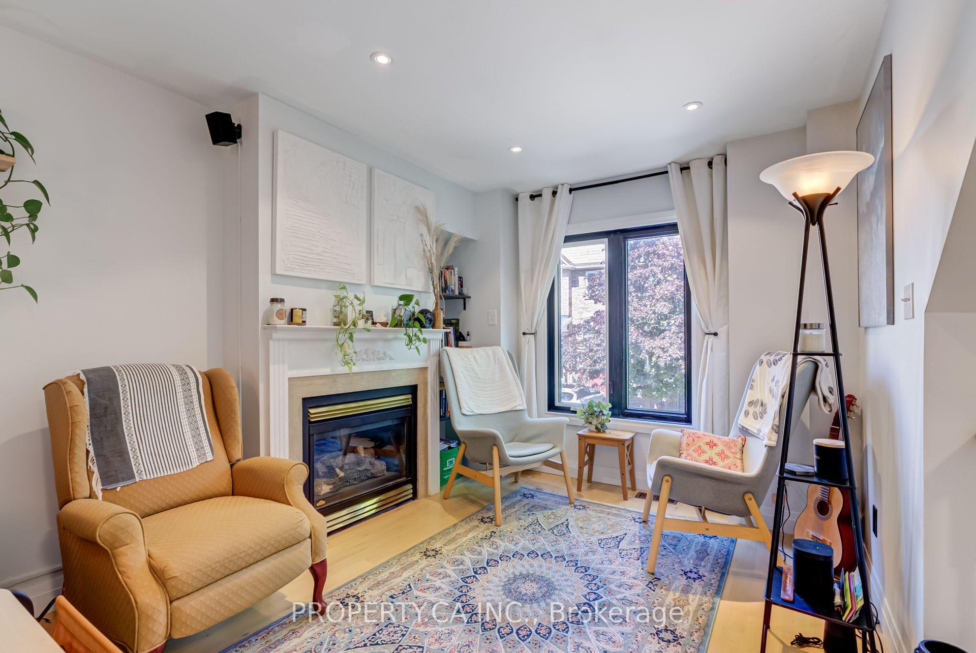 Photo 8 of Unit 1, 8 Skeens Lane, Etobicoke, Long Branch — HOMEH